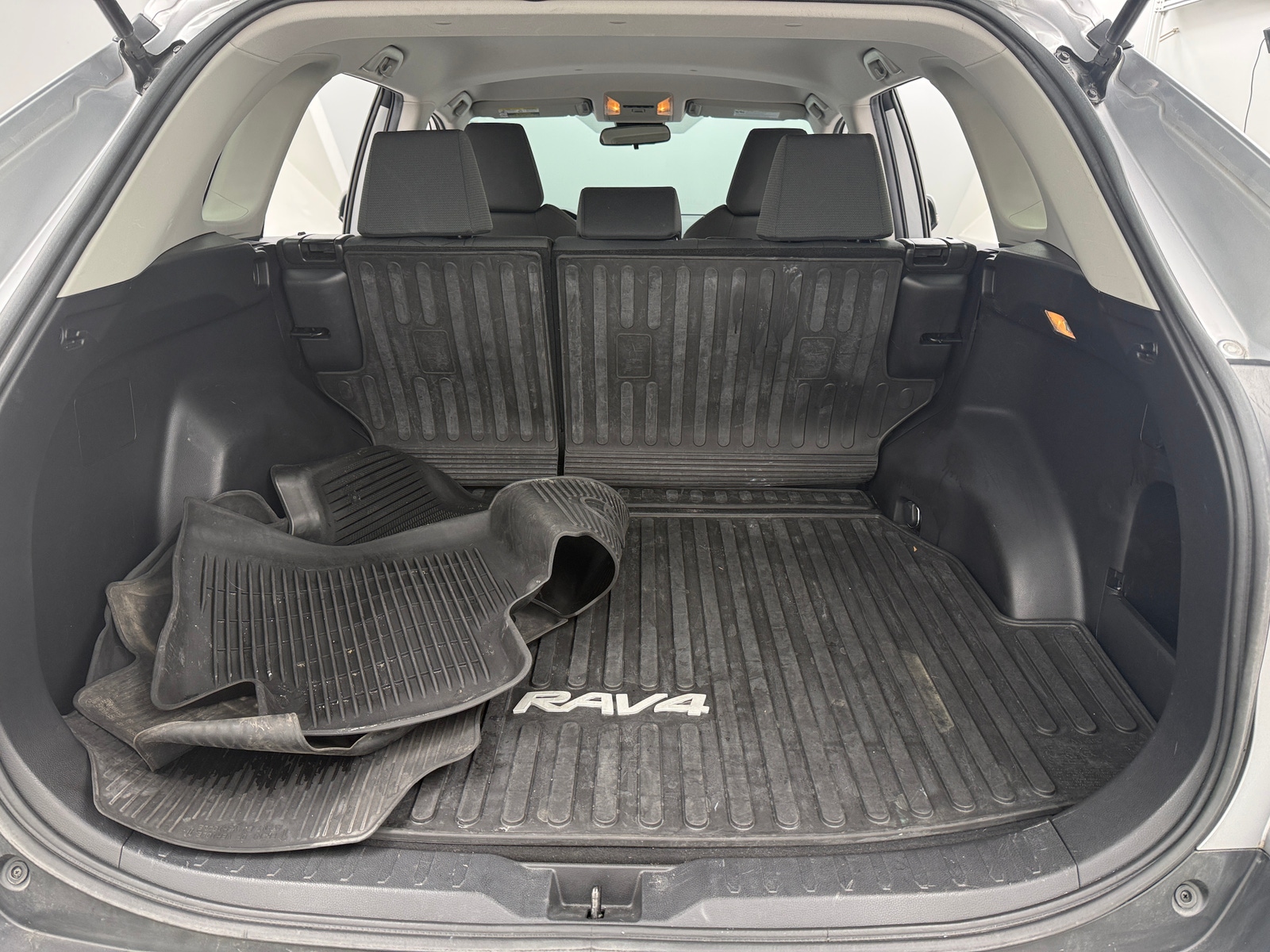 Thumbnail: 2020 Toyota RAV4 - 7