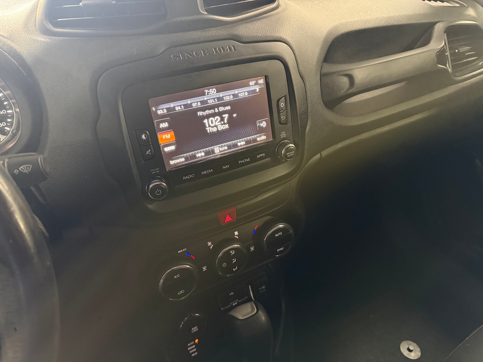 Thumbnail: 2017 Jeep Renegade - 4