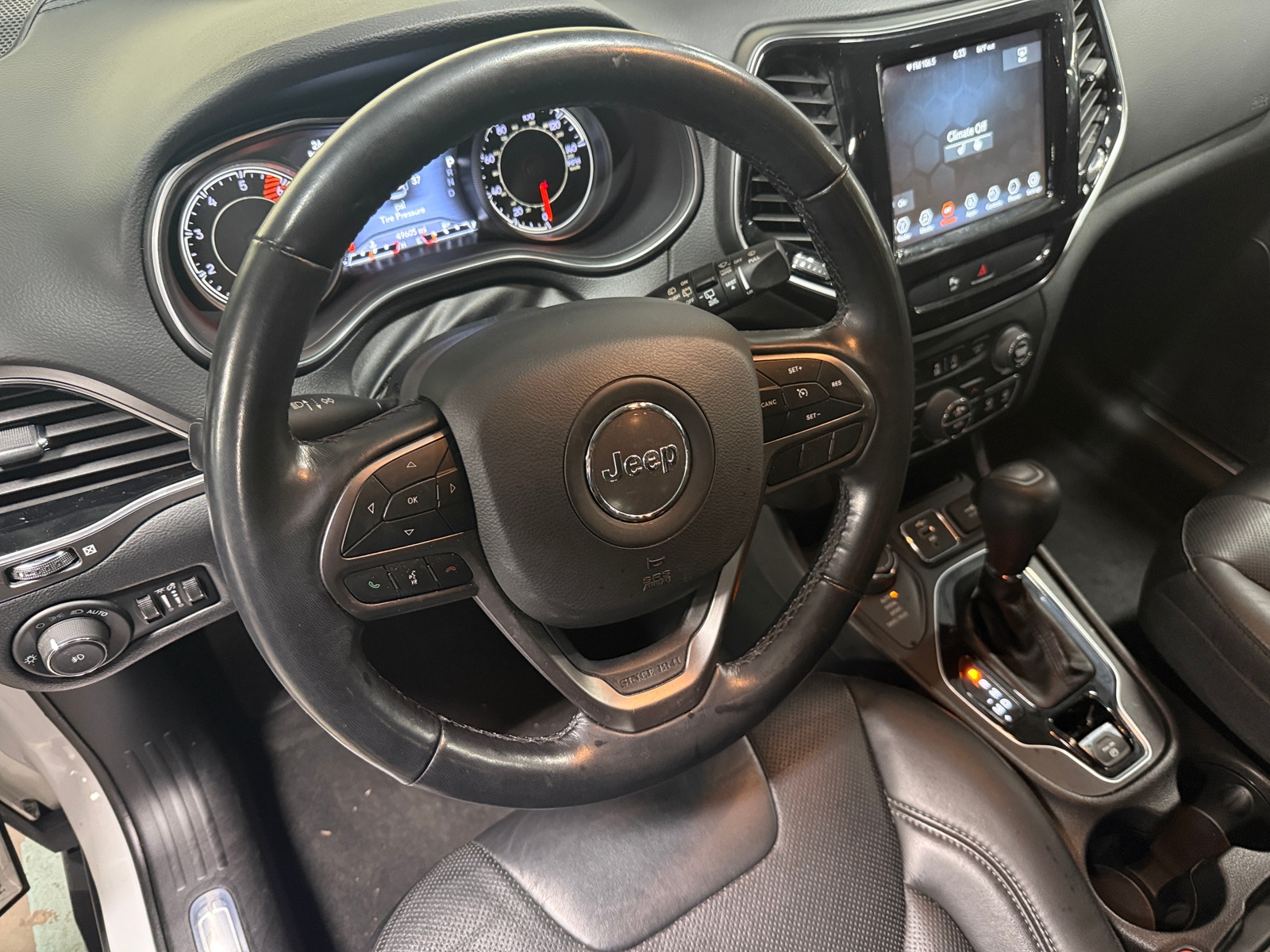 Thumbnail: 2020 Jeep Cherokee - 5