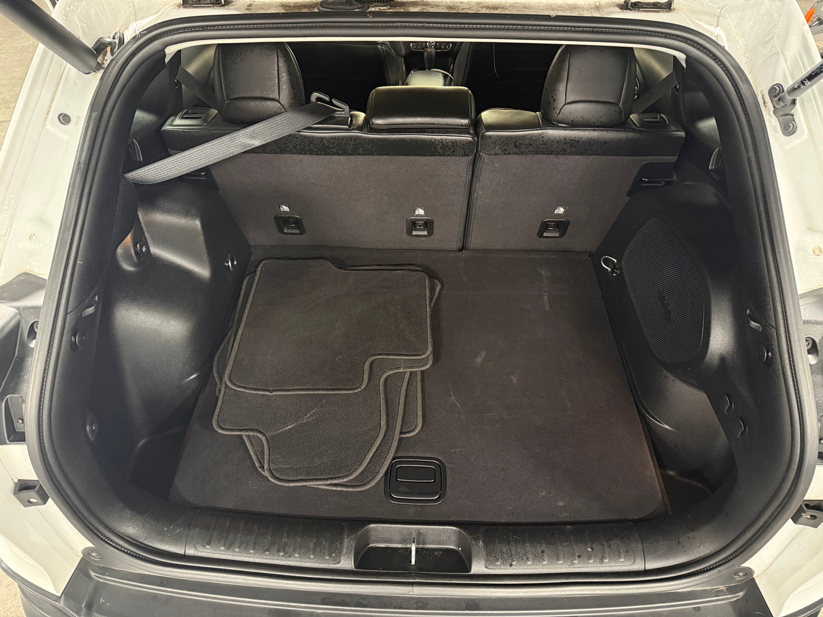 Thumbnail: 2020 Jeep Cherokee - 7