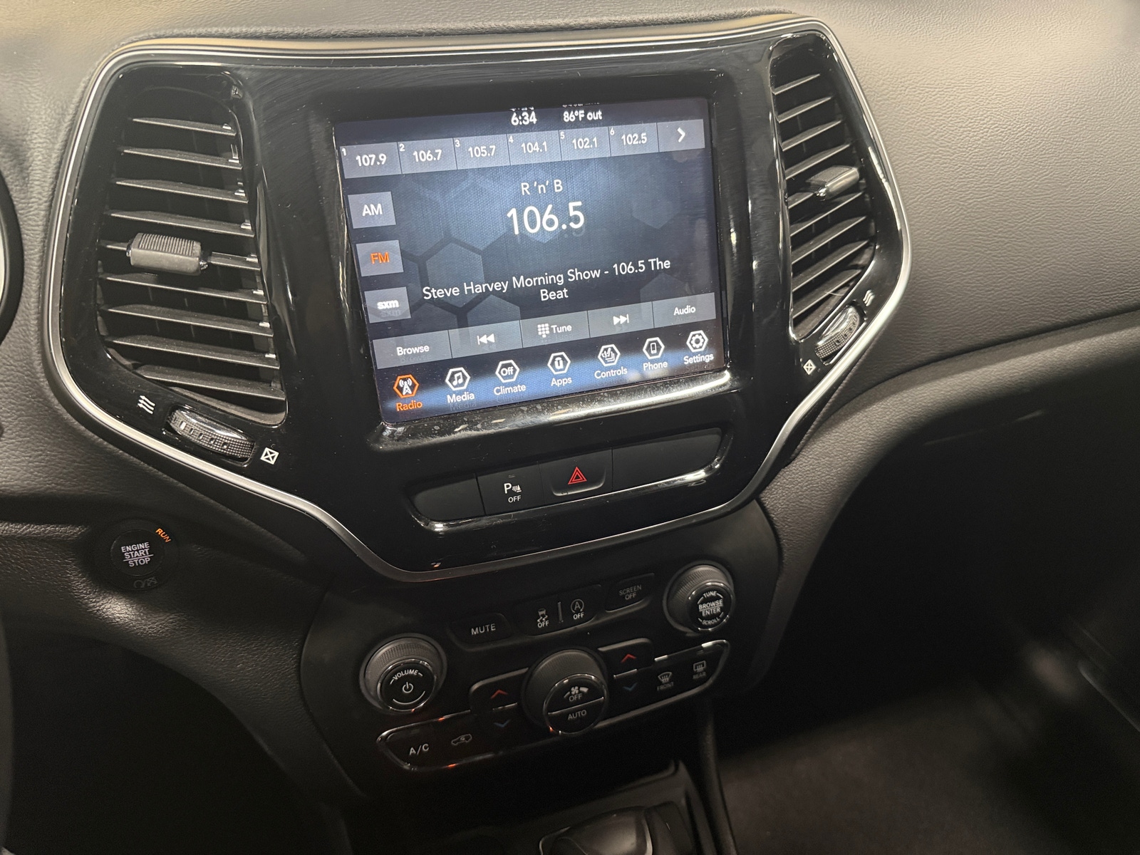 Thumbnail: 2020 Jeep Cherokee - 4