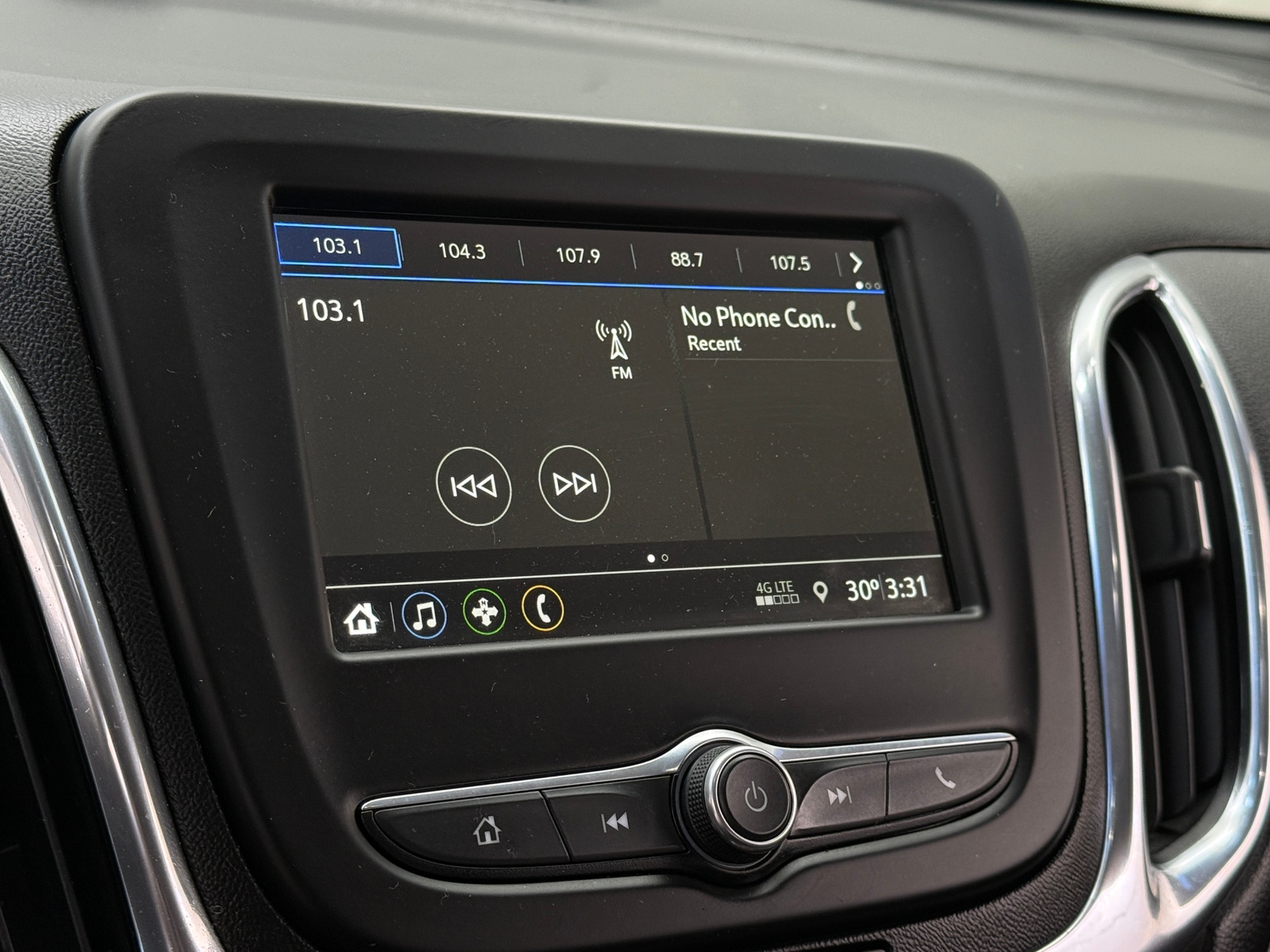 Thumbnail: 2019 Chevrolet Equinox - 4