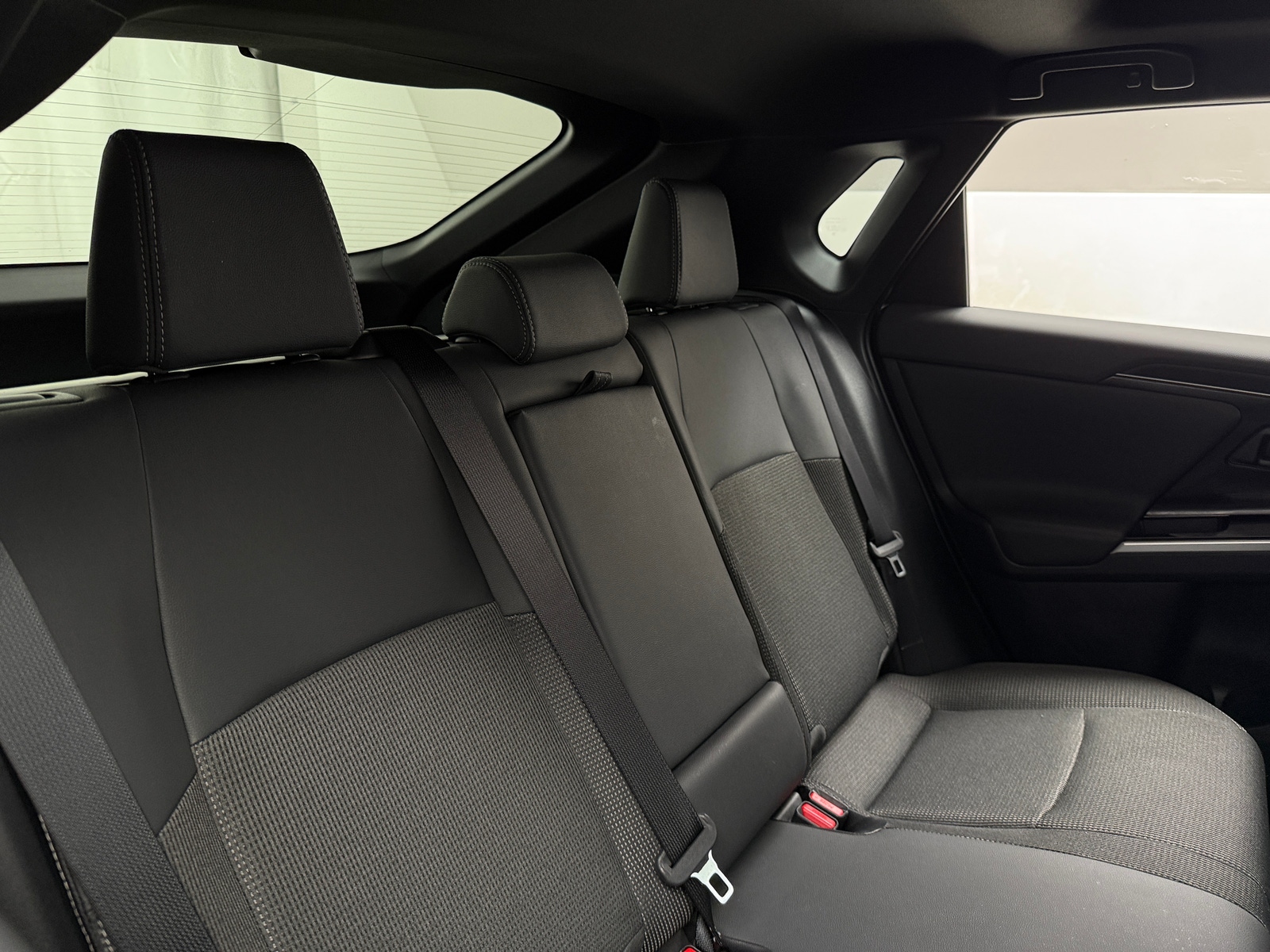 Thumbnail: 2025 Toyota bZ4X - 5