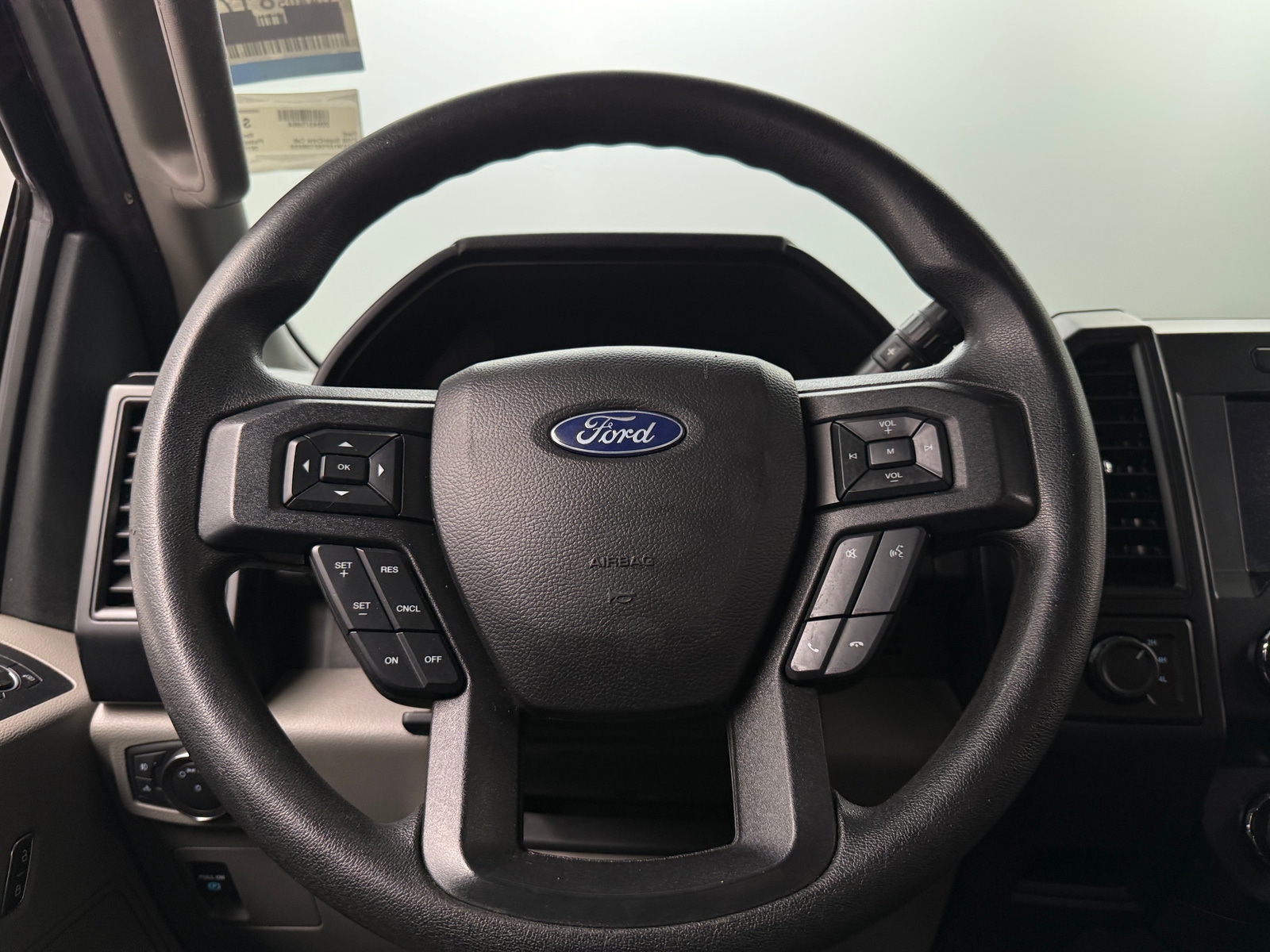 Thumbnail: 2019 Ford Econoline - 5