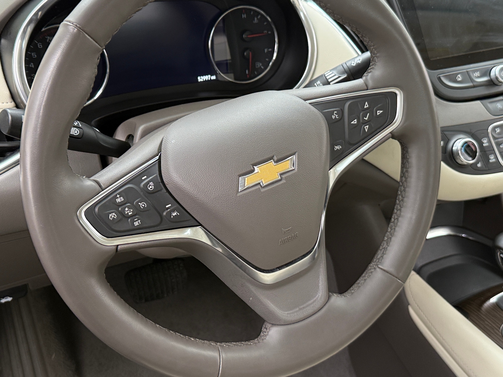 Thumbnail: 2024 Chevrolet Malibu - 4