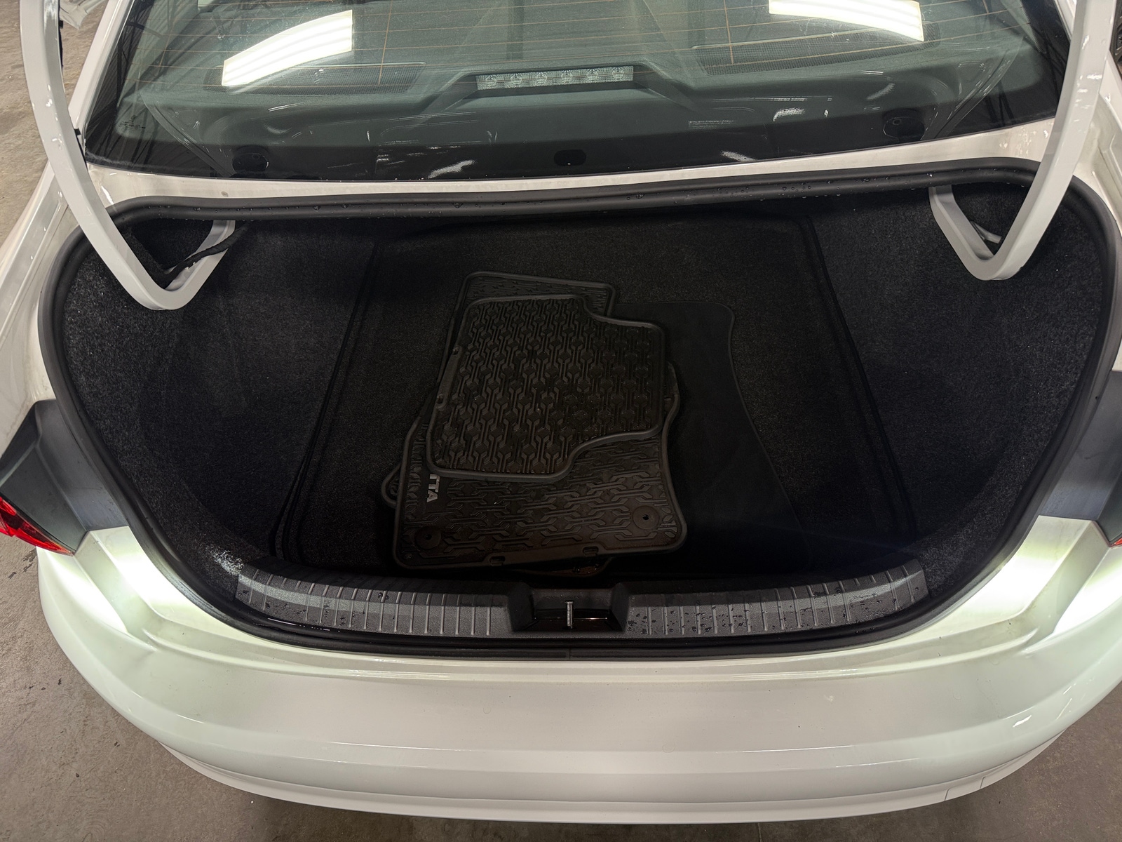 Thumbnail: 2019 Volkswagen Jetta - 6