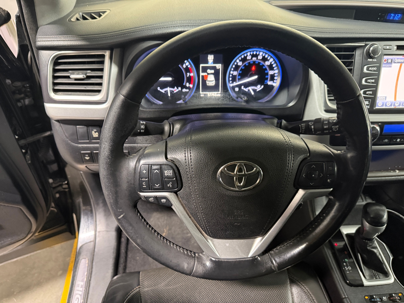 Thumbnail: 2015 Toyota Highlander - 4