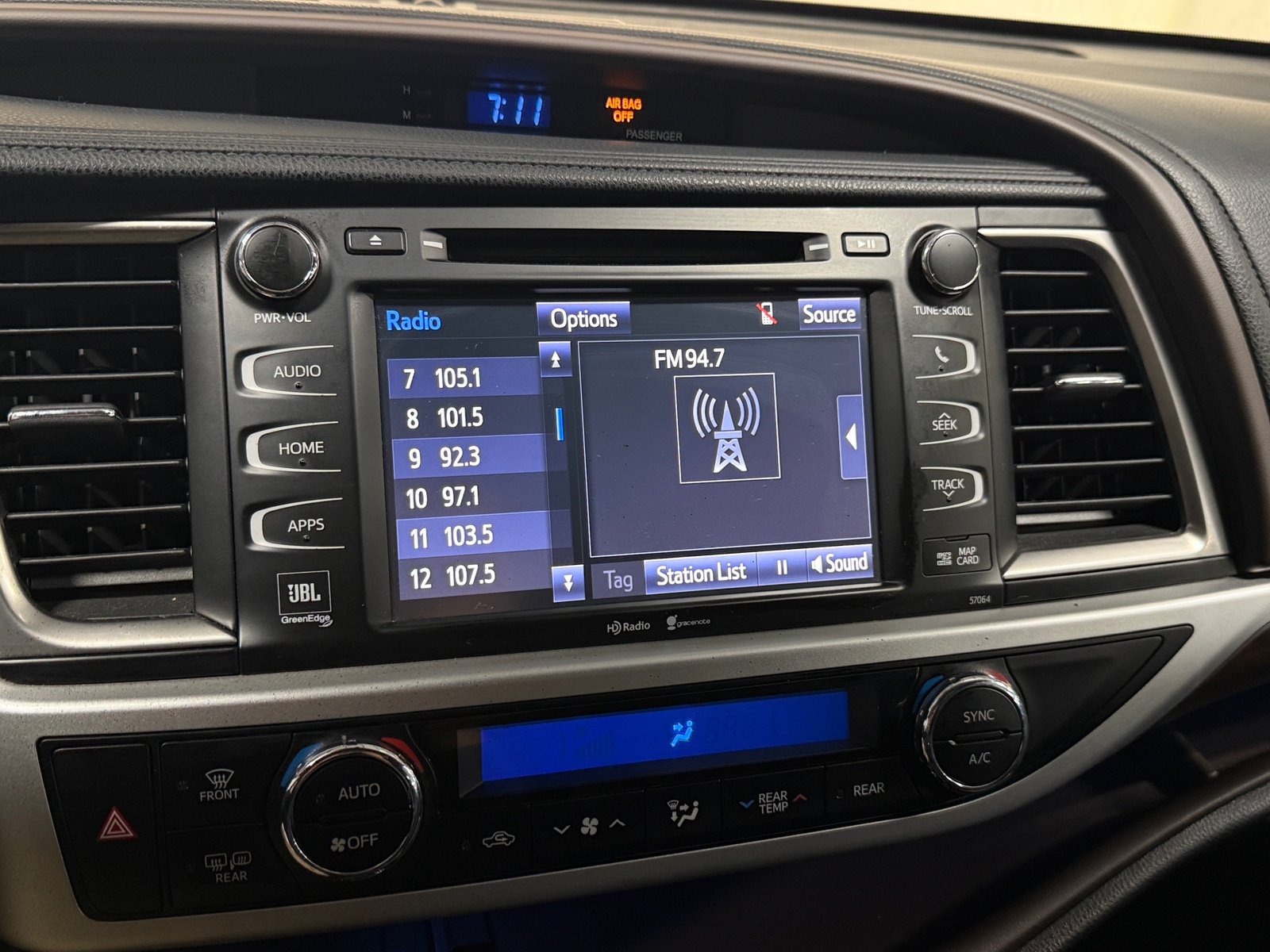 Thumbnail: 2015 Toyota Highlander - 3