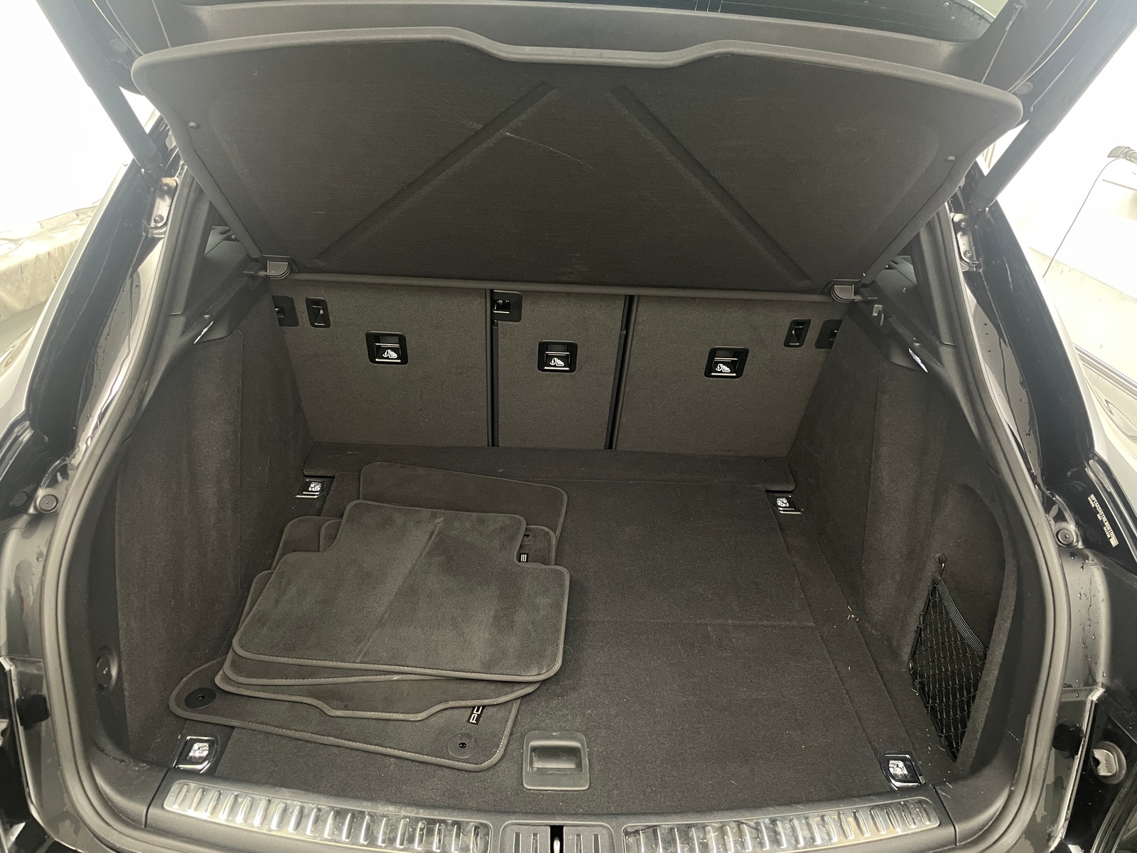 Thumbnail: 2022 Porsche Macan - 6