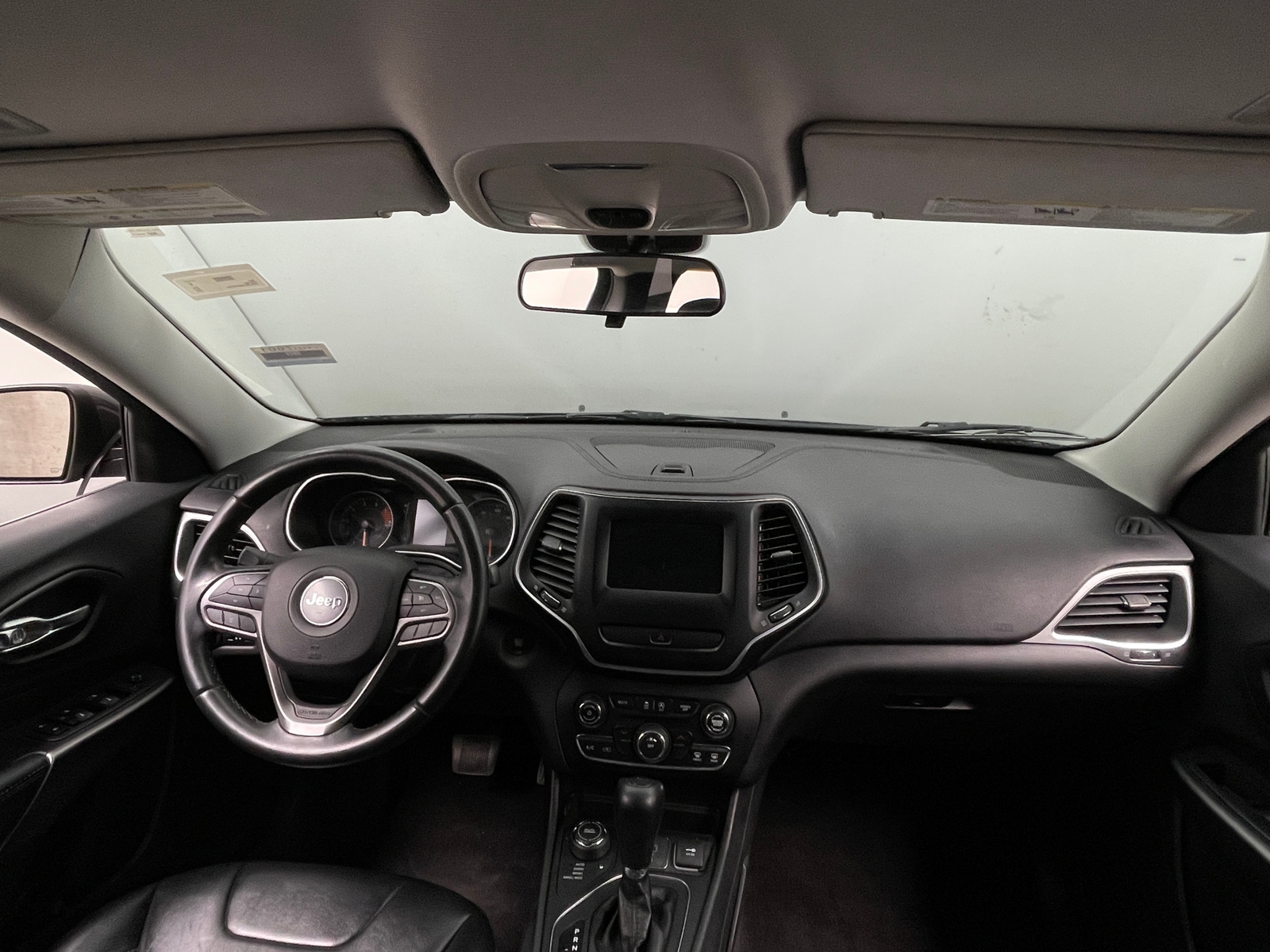 Thumbnail: 2019 Jeep Cherokee - 3