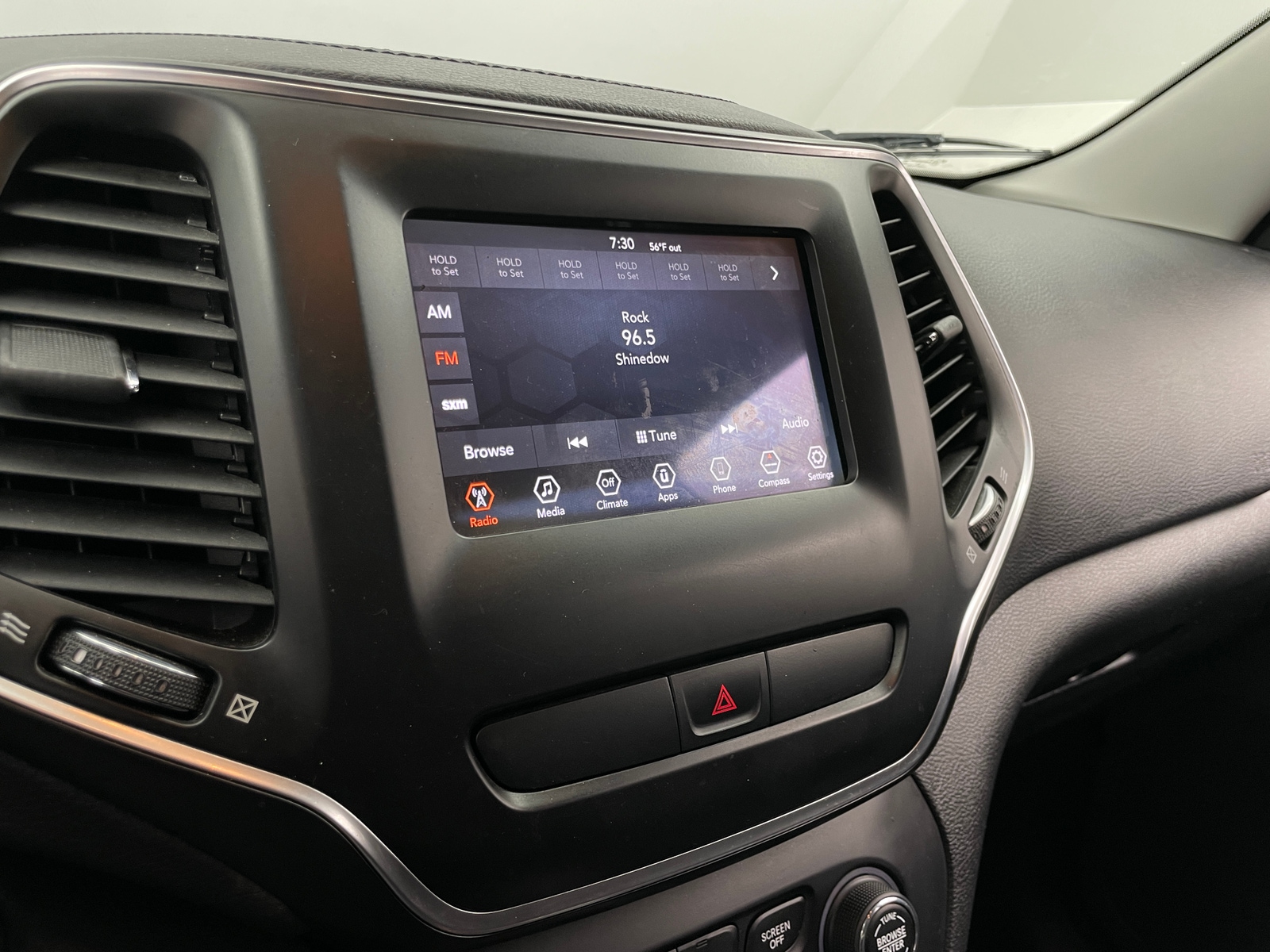 Thumbnail: 2019 Jeep Cherokee - 4