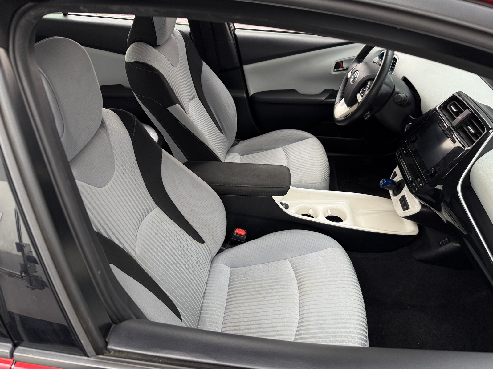 Thumbnail: 2017 Toyota Prius Prime - 2