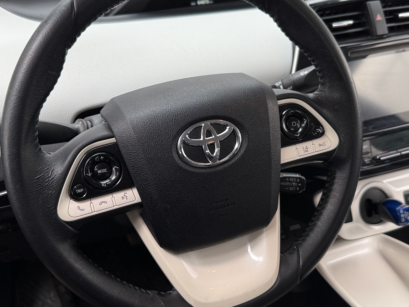 Thumbnail: 2017 Toyota Prius Prime - 5