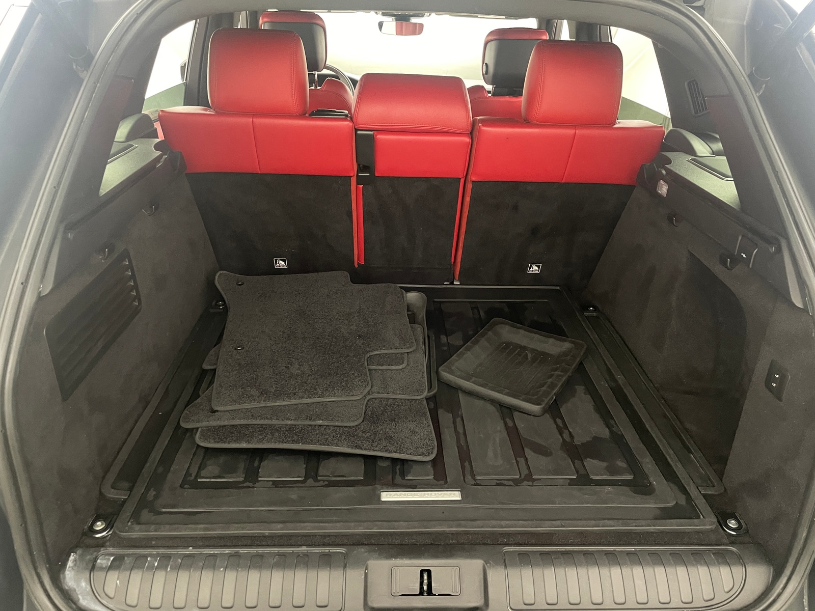 Thumbnail: 2020 Land Rover Range Rover Sport - 6