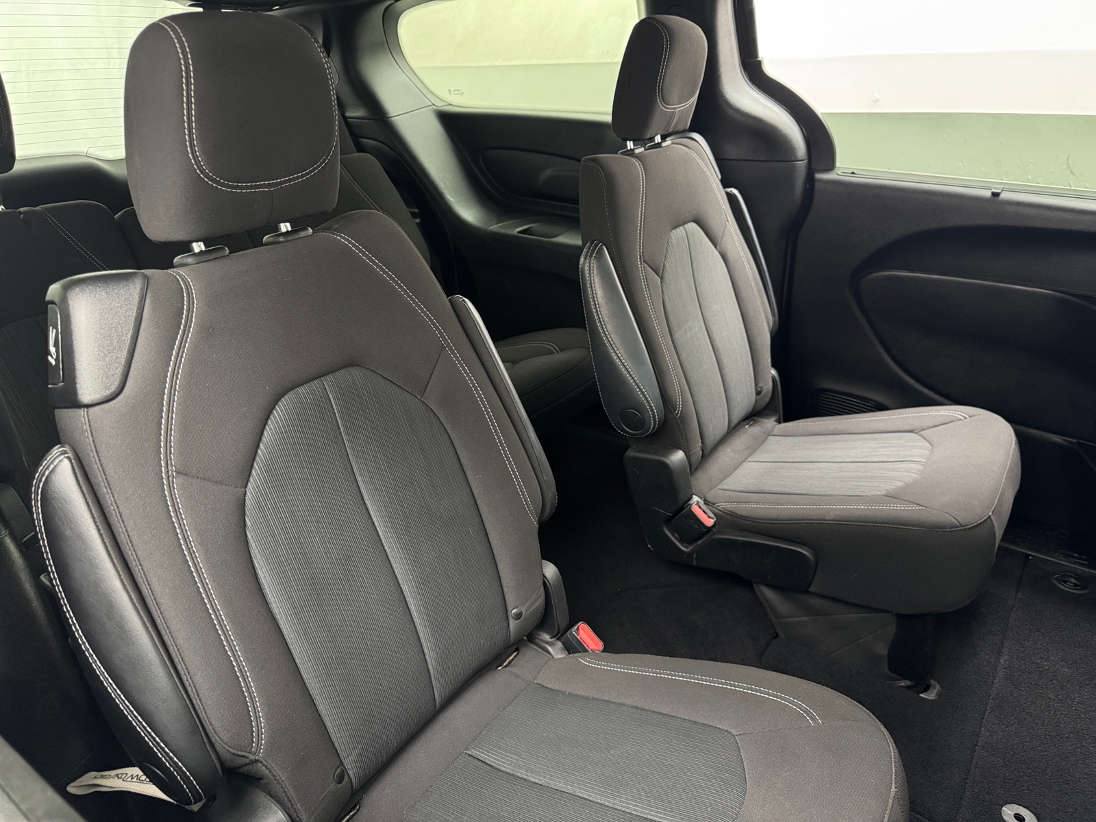 Thumbnail: 2022 Chrysler Pacifica - 6