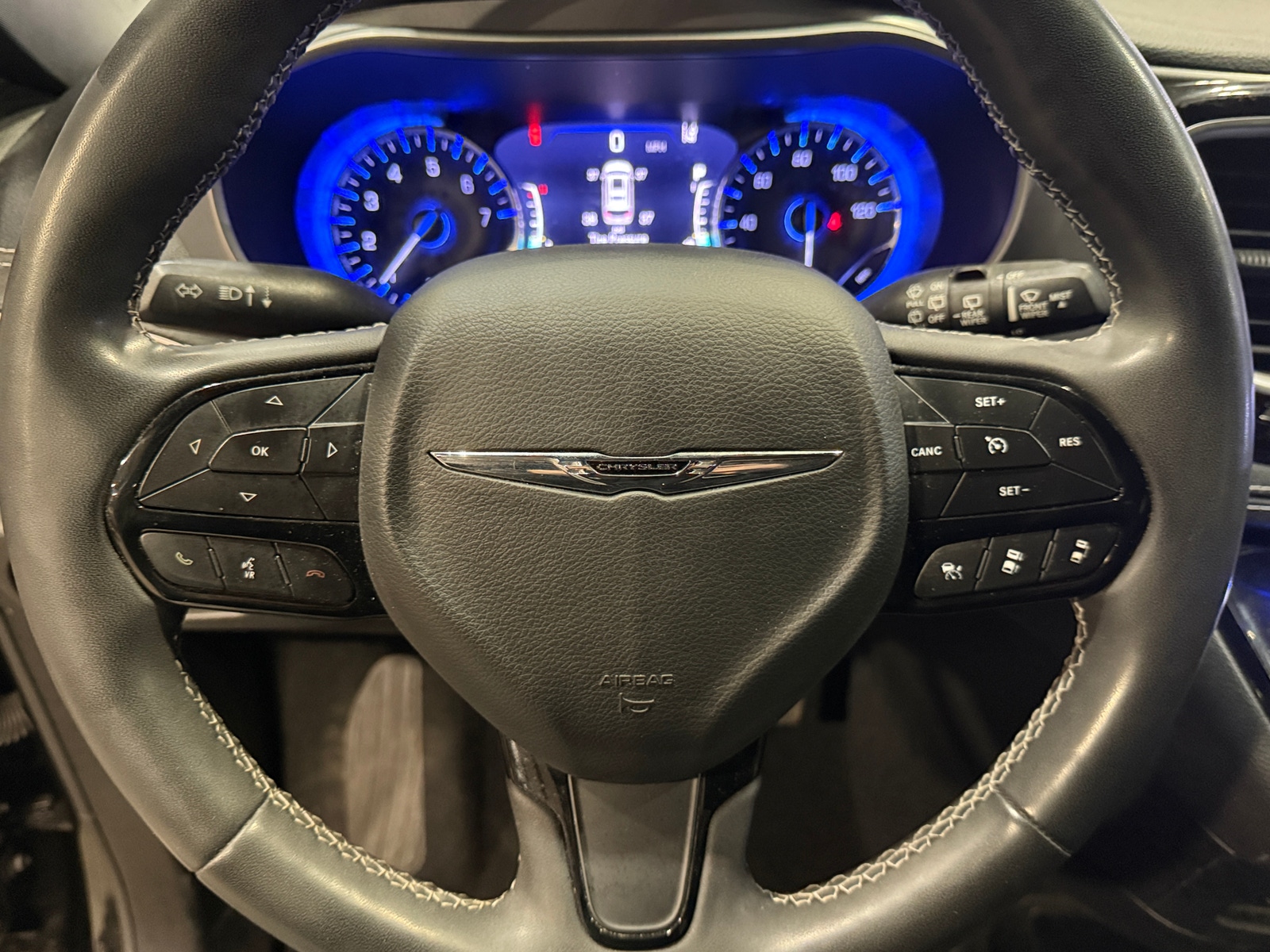 Thumbnail: 2022 Chrysler Pacifica - 5