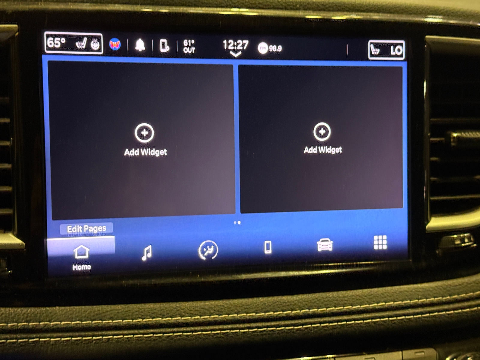 Thumbnail: 2022 Chrysler Pacifica - 4