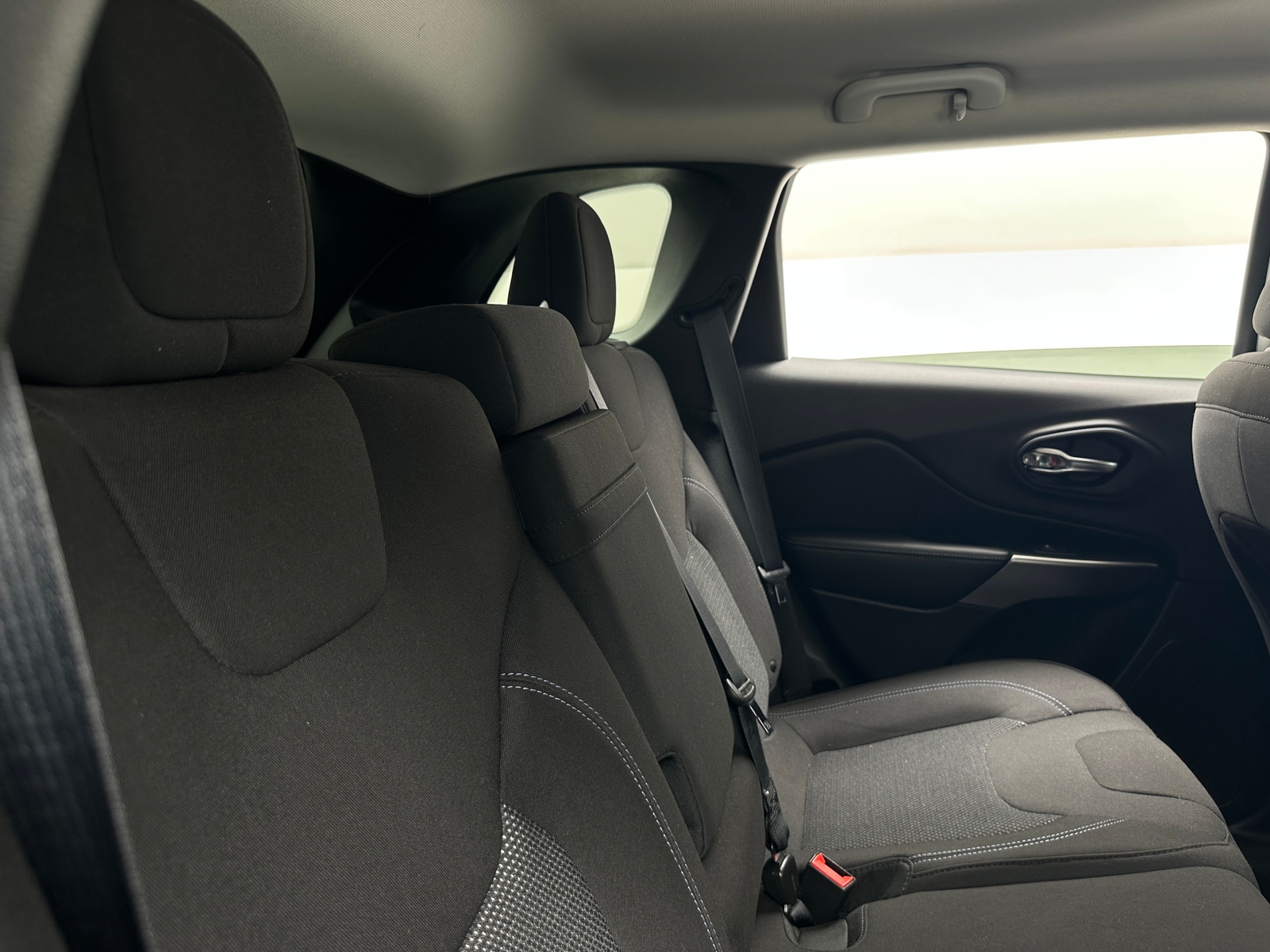 Thumbnail: 2019 Jeep Cherokee - 6