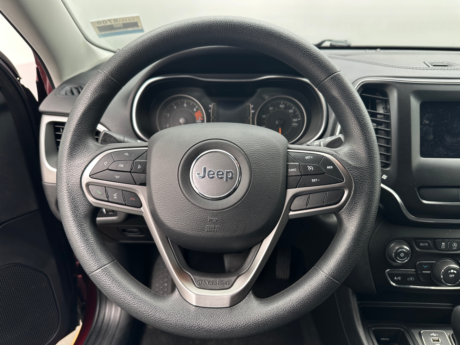 Thumbnail: 2019 Jeep Cherokee - 5