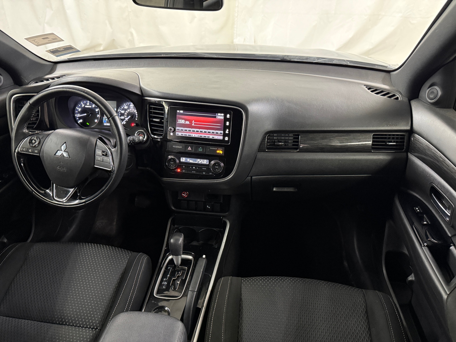 Thumbnail: 2018 Mitsubishi Outlander - 3