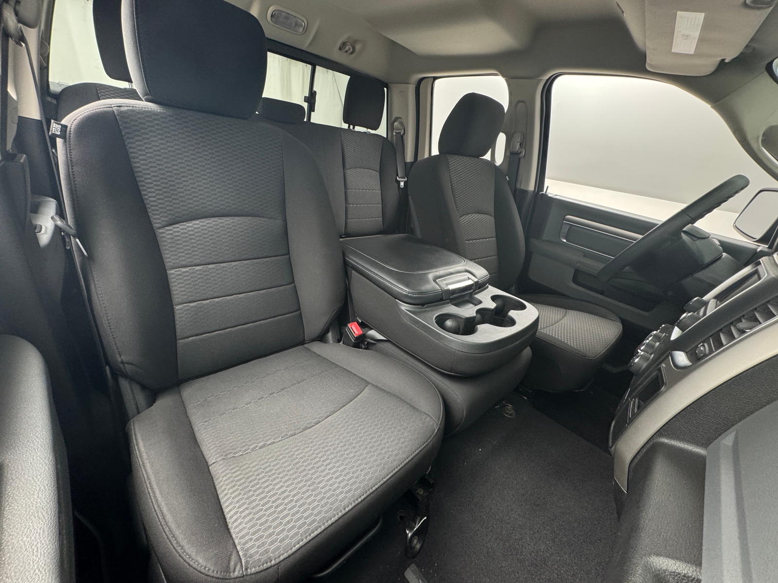 Thumbnail: 2020 RAM 1500 Classic - 2