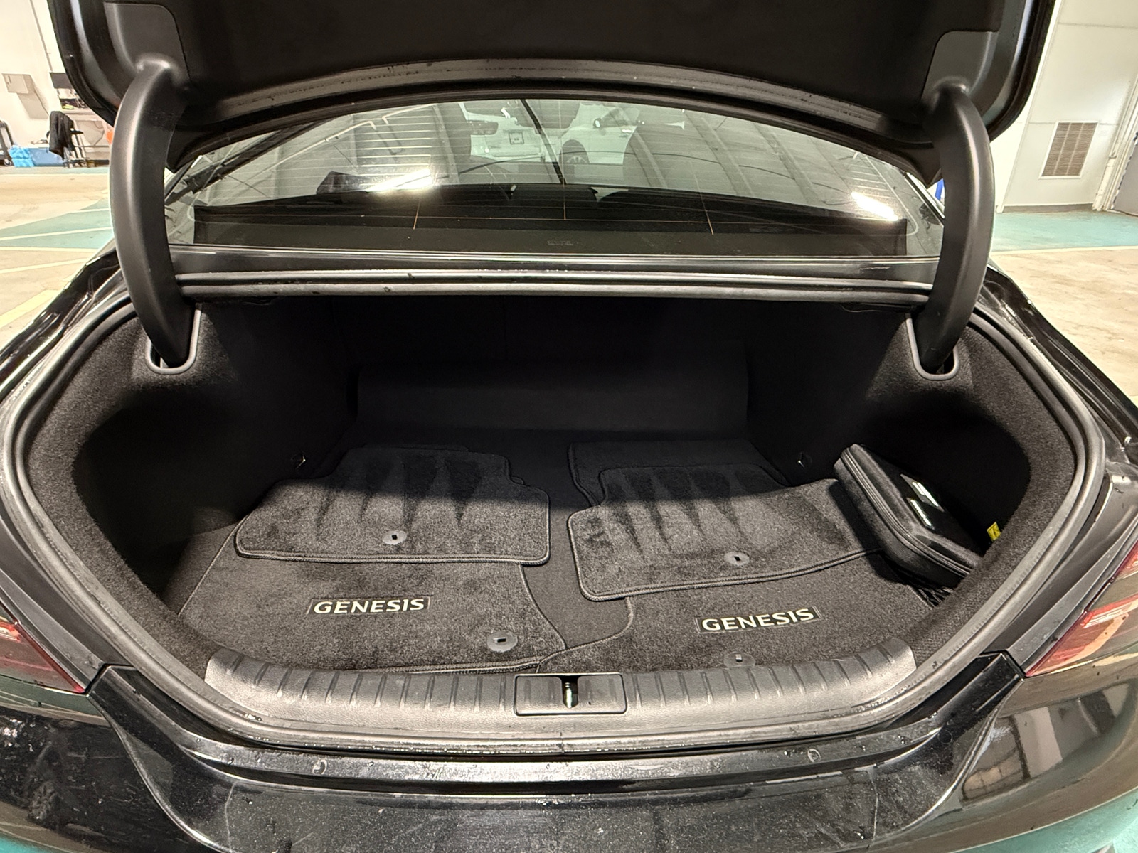 Thumbnail: 2022 Genesis G70 - 6