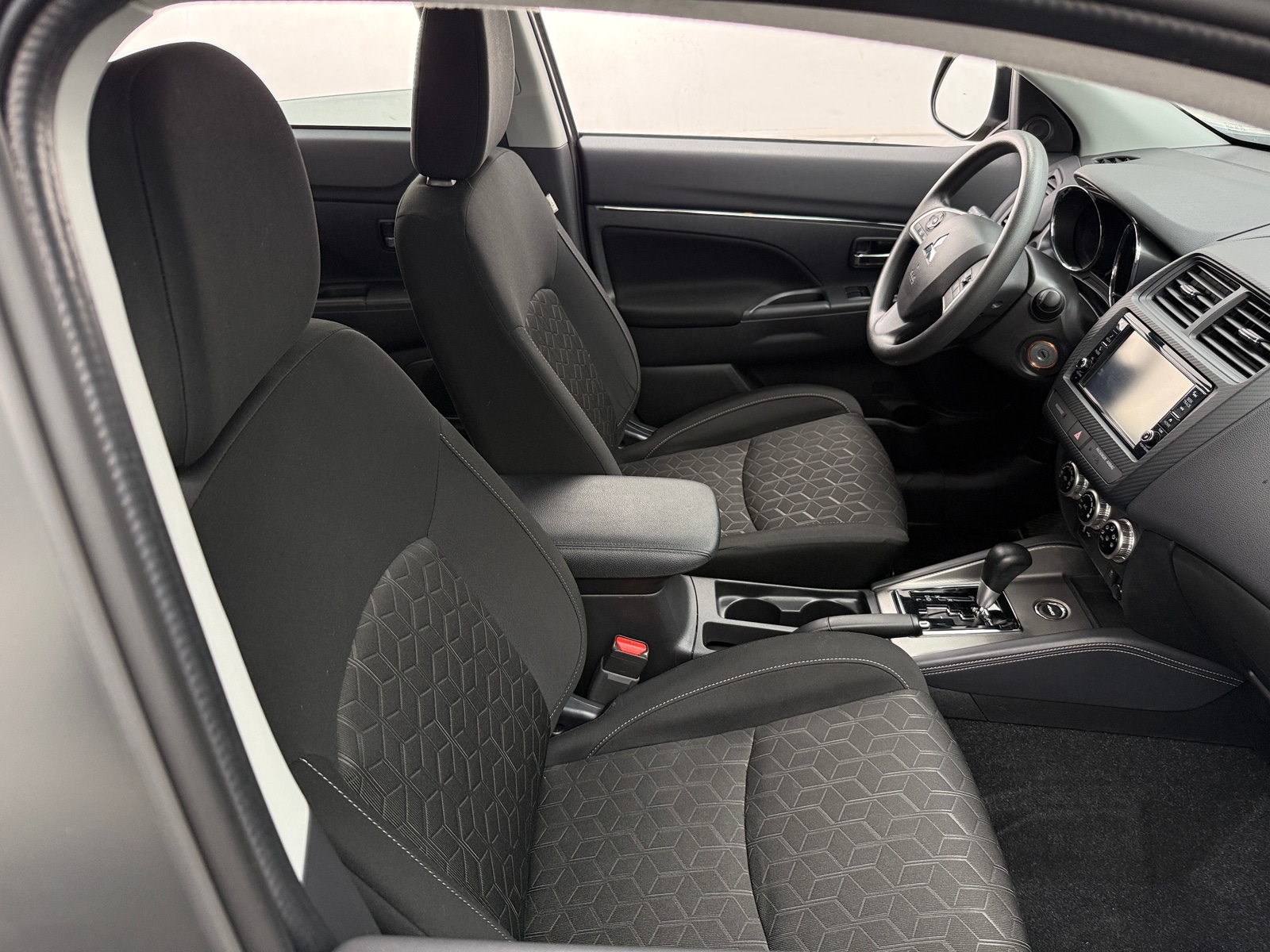 Thumbnail: 2025 Mitsubishi Outlander Sport - 2