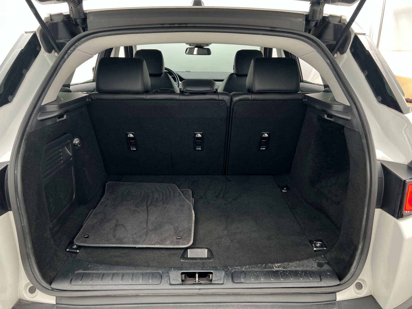 Thumbnail: 2019 Land Rover Range Rover Evoque - 6