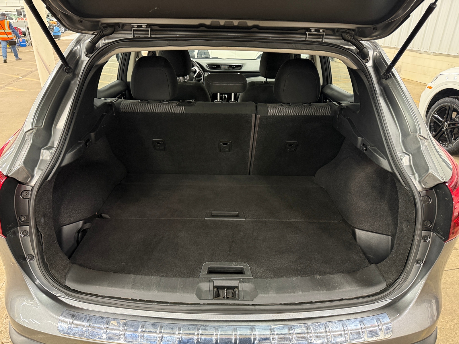 Thumbnail: 2017 Nissan Rogue Sport - 7