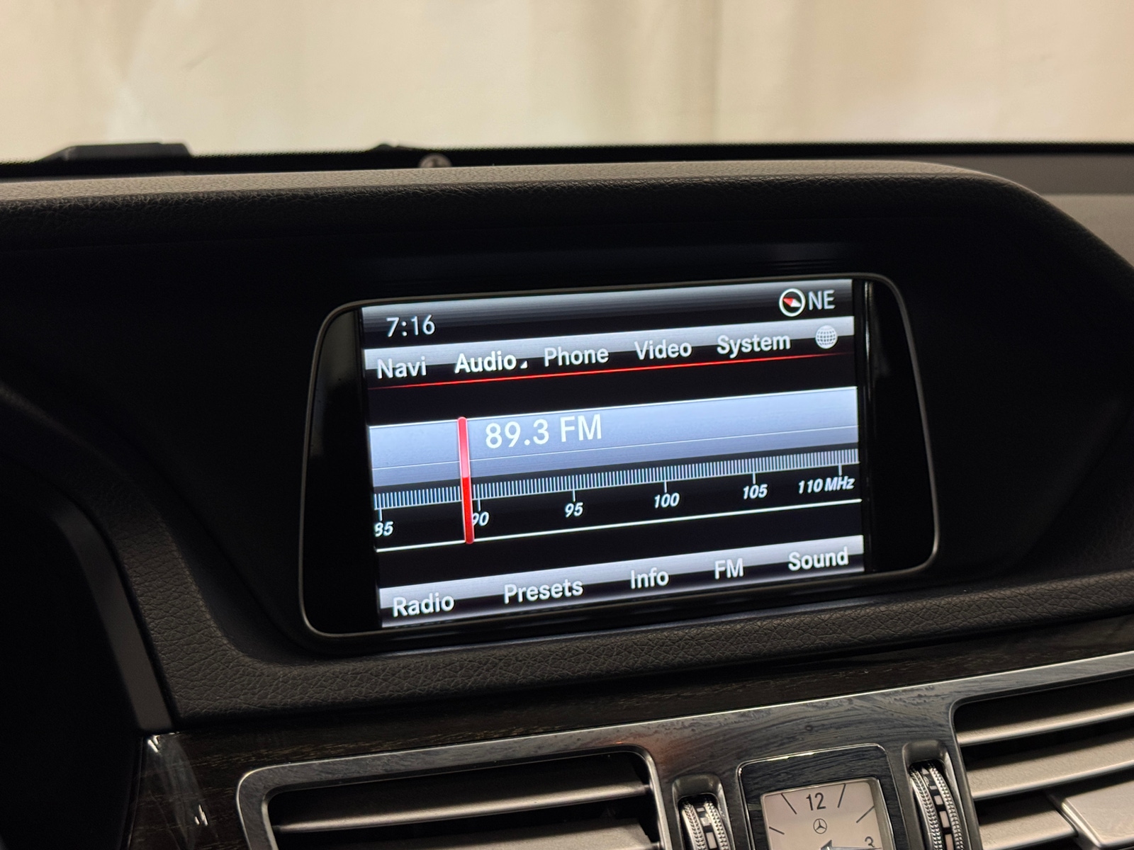 Thumbnail: 2015 Mercedes-Benz E-Class - 3