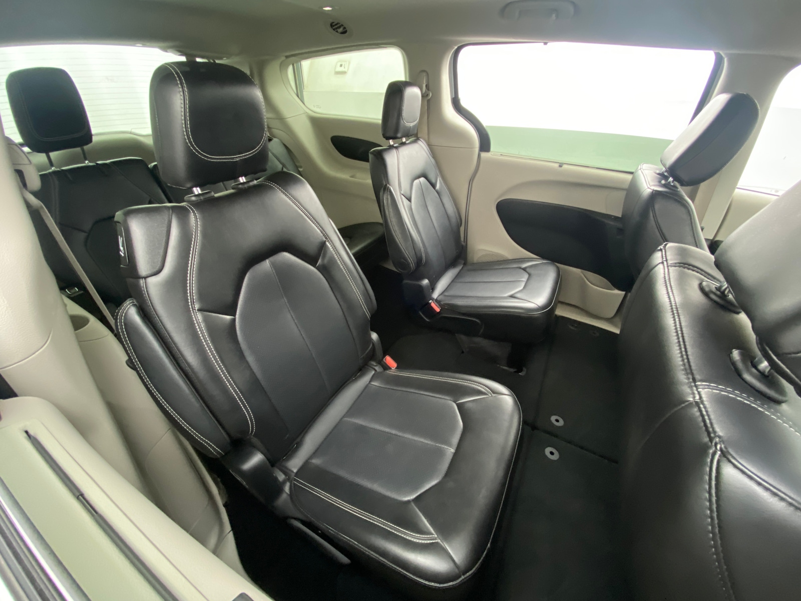 Thumbnail: 2024 Chrysler Pacifica - 5