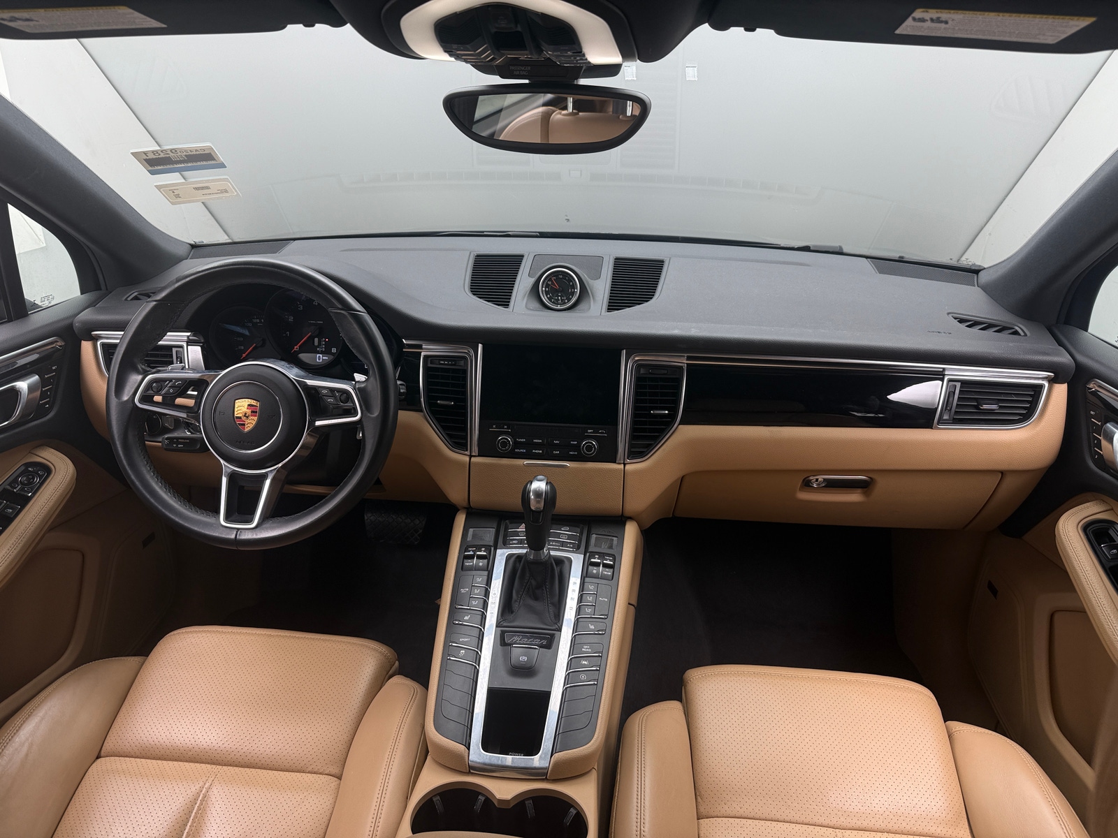 Thumbnail: 2018 Porsche Macan - 2