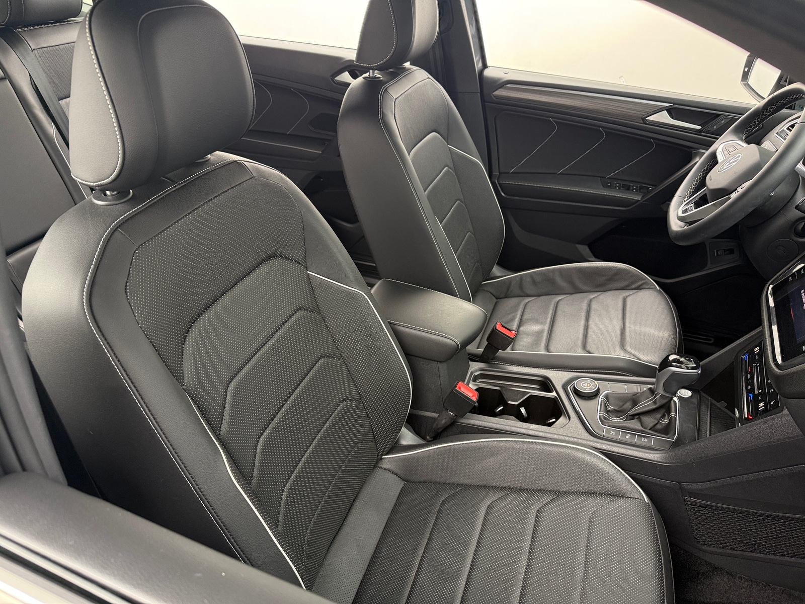 Thumbnail: 2023 Volkswagen Tiguan - 2