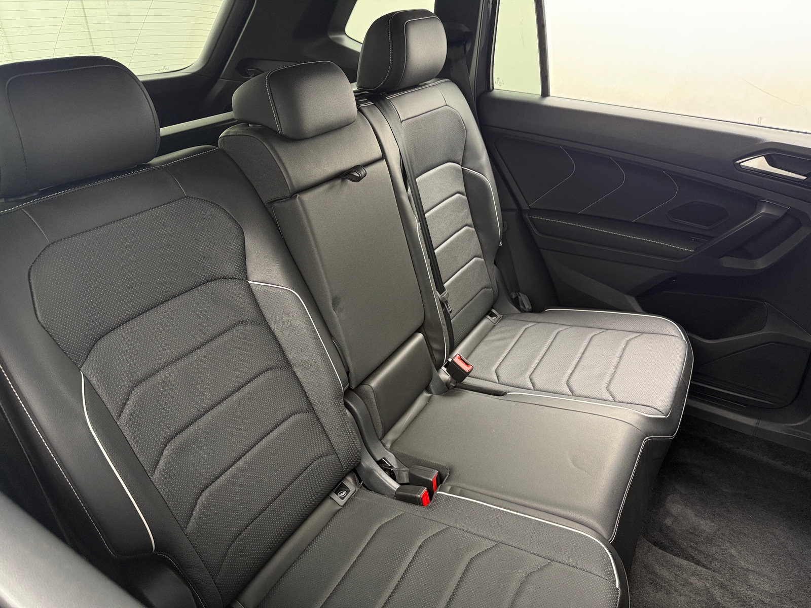 Thumbnail: 2023 Volkswagen Tiguan - 6