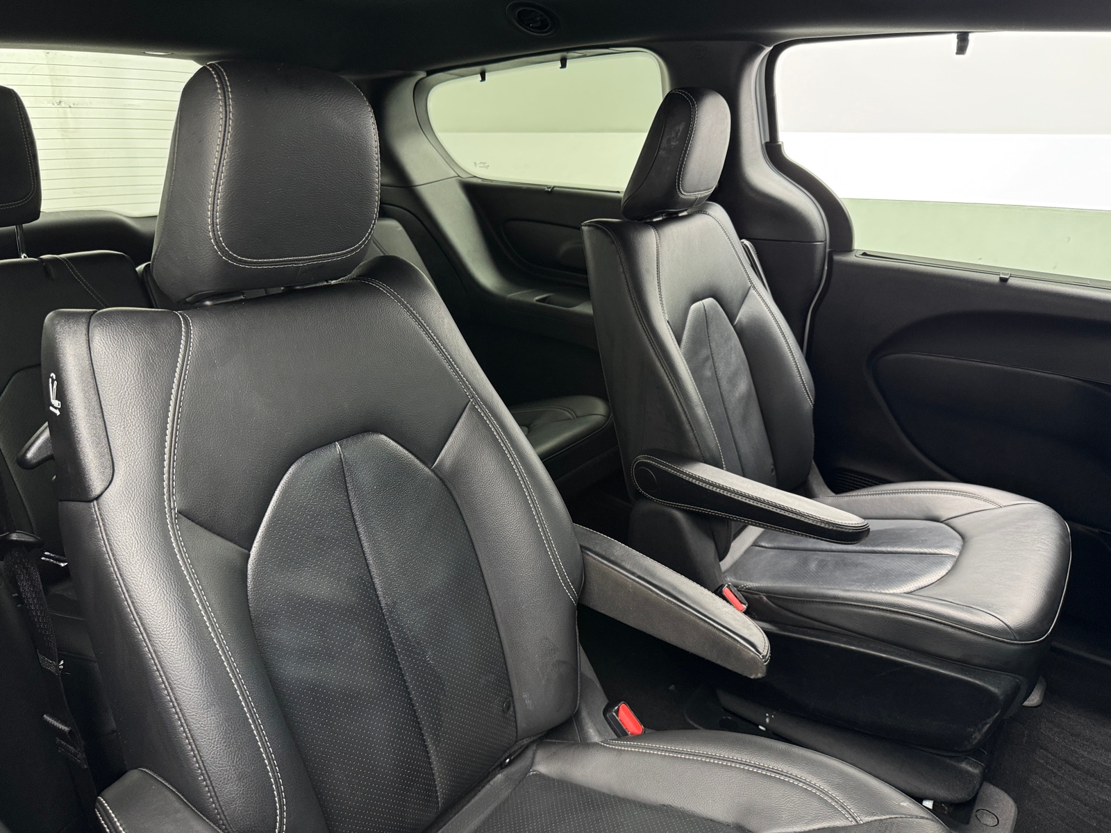 Thumbnail: 2020 Chrysler Pacifica - 5