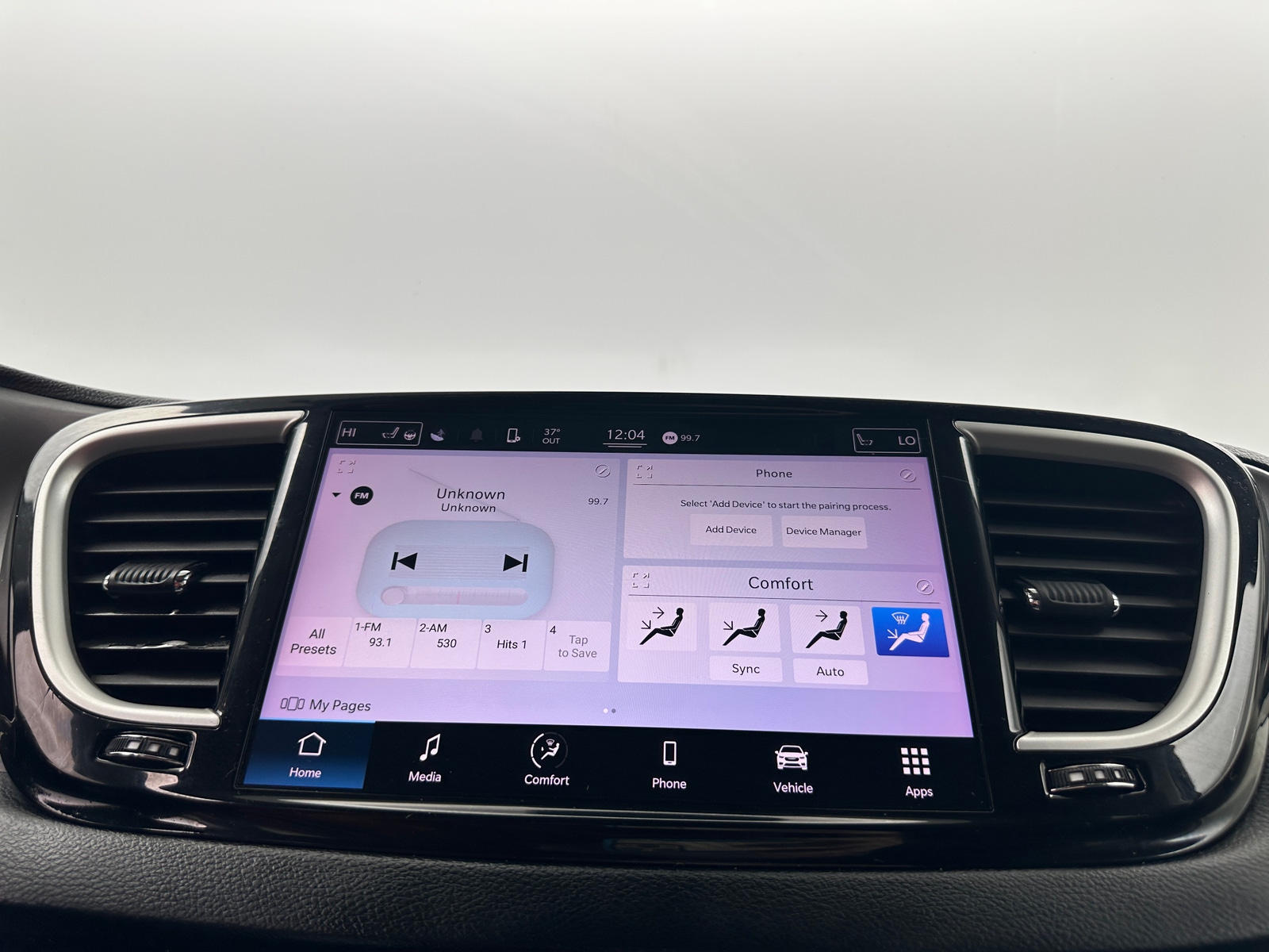 Thumbnail: 2022 Chrysler Pacifica - 3