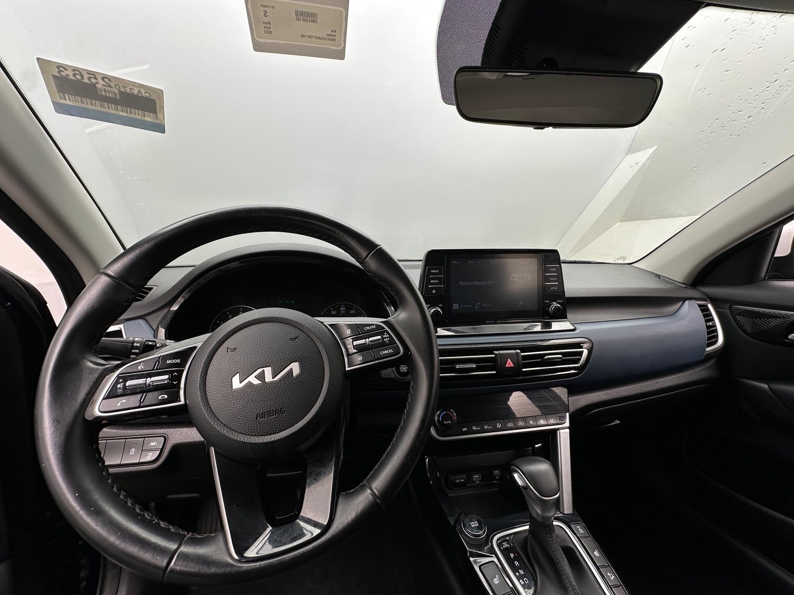 Thumbnail: 2023 Kia Seltos - 3