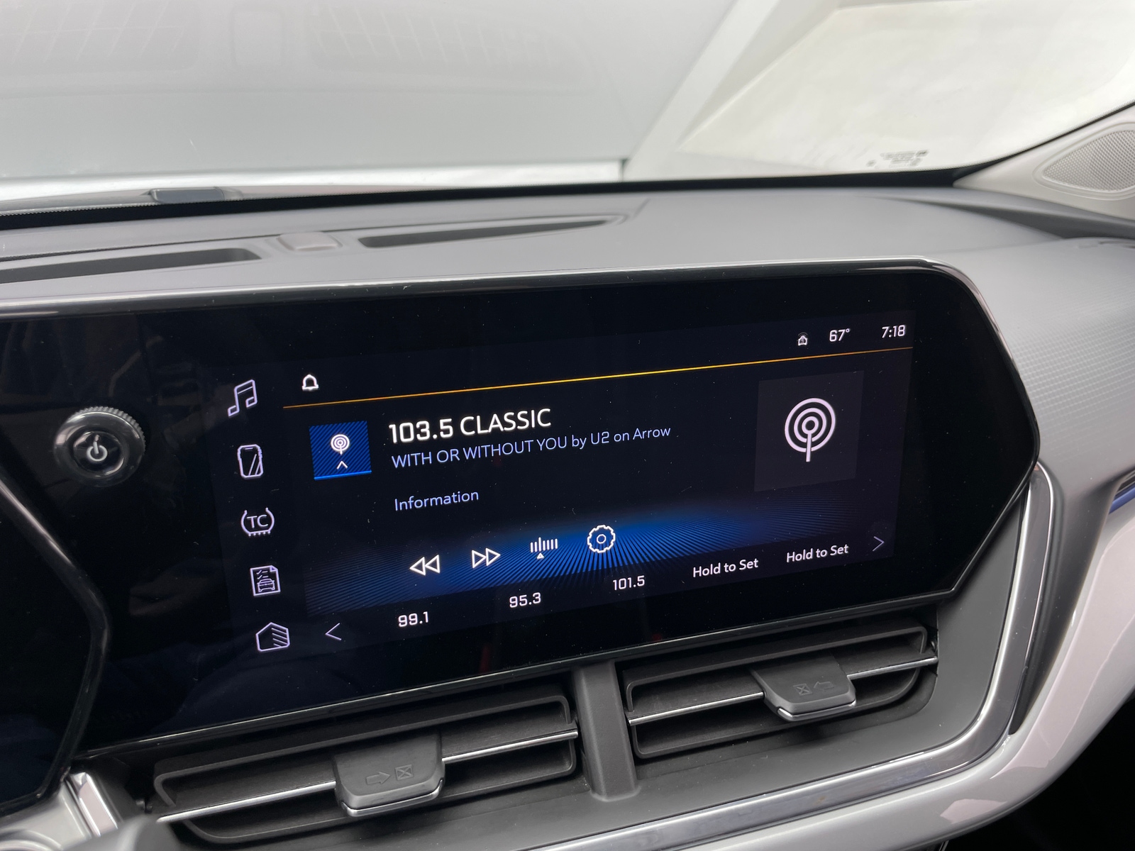 Thumbnail: 2025 Chevrolet Trax - 4