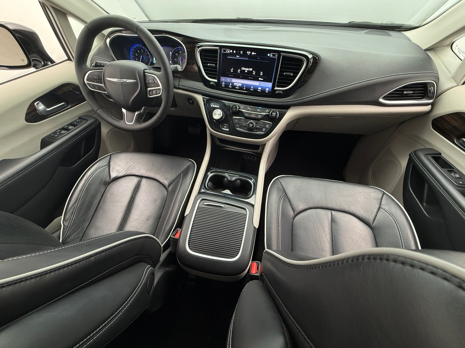 Thumbnail: 2024 Chrysler Pacifica - 2