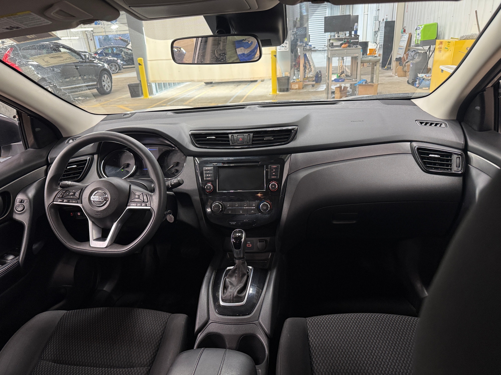 Thumbnail: 2020 Nissan Rogue Sport - 3