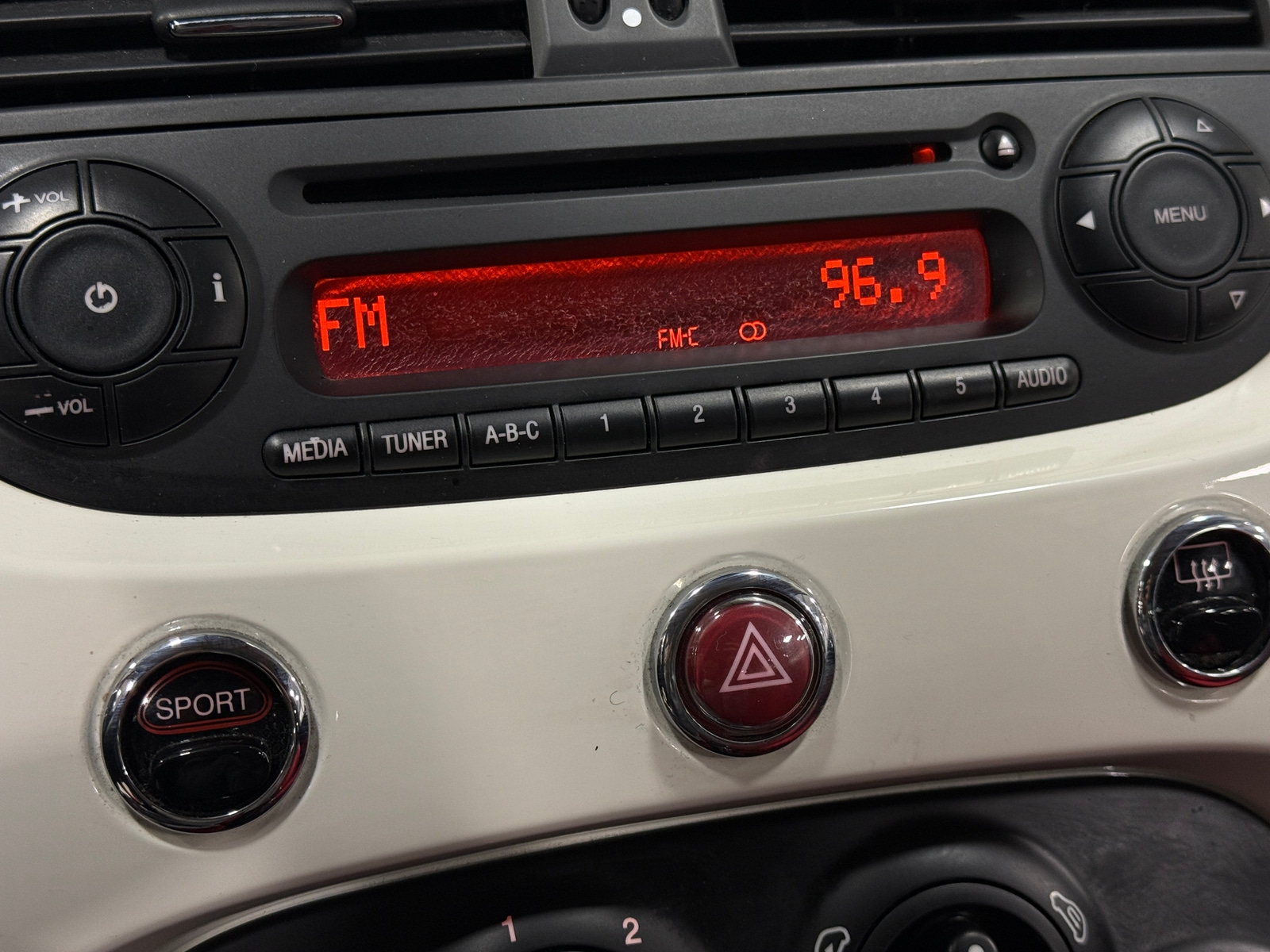 Thumbnail: 2015 Fiat 500 - 4