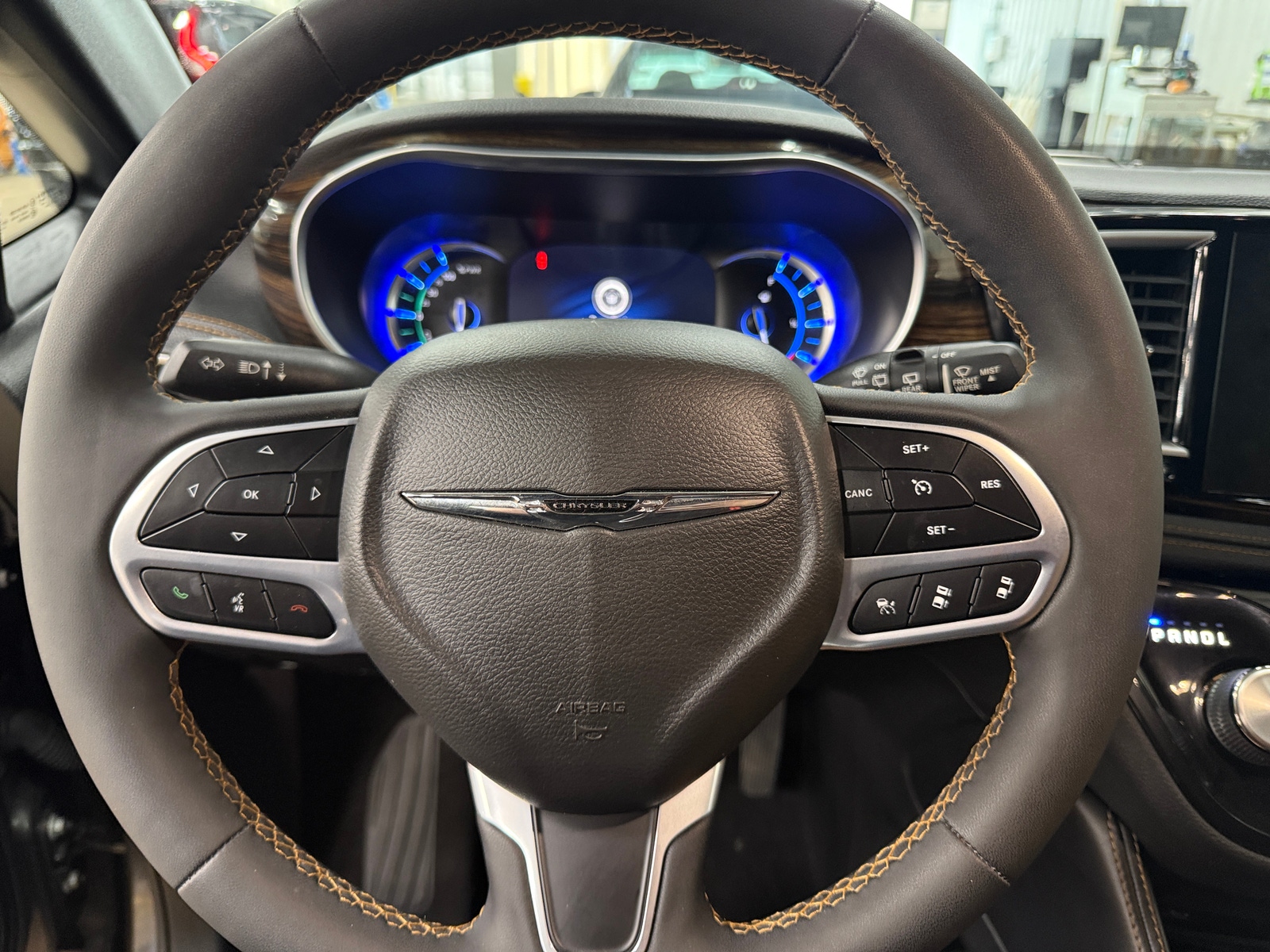 Thumbnail: 2022 Chrysler Pacifica - 4