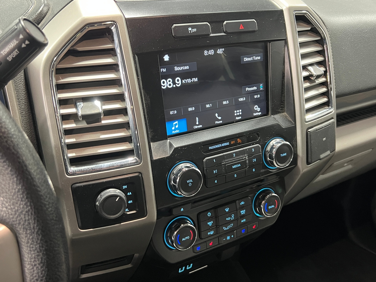 Thumbnail: 2016 Ford Econoline - 3