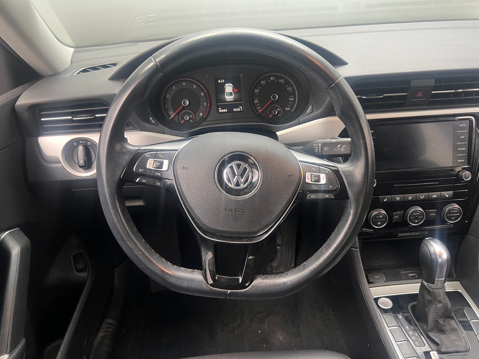 Thumbnail: 2020 Volkswagen Passat - 4