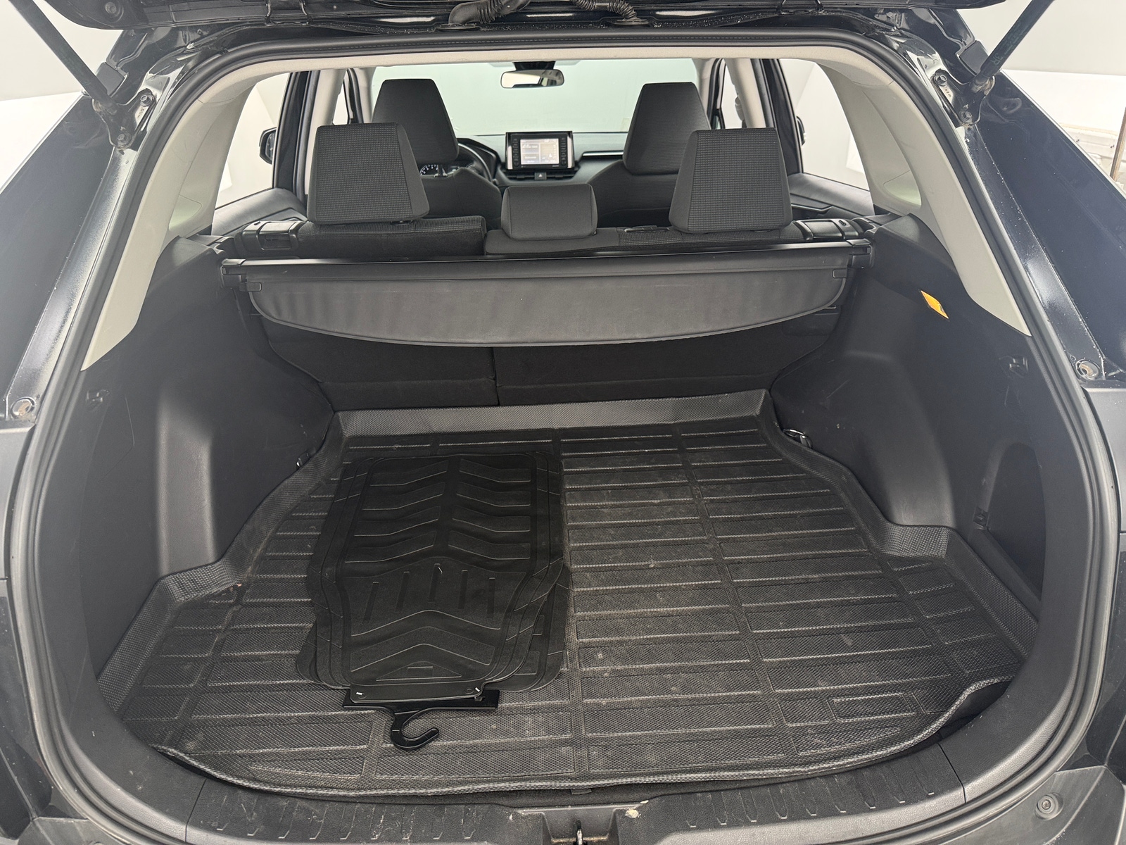 Thumbnail: 2021 Toyota RAV4 - 7