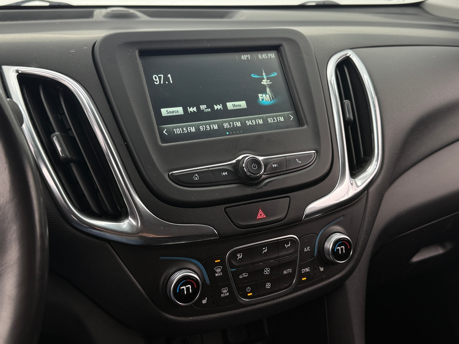 Thumbnail: 2018 Chevrolet Equinox - 4