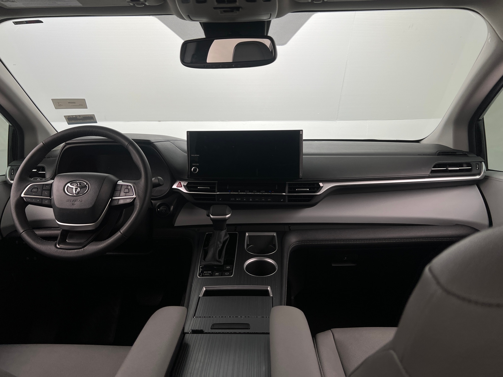 Thumbnail: 2025 Toyota Sienna - 2