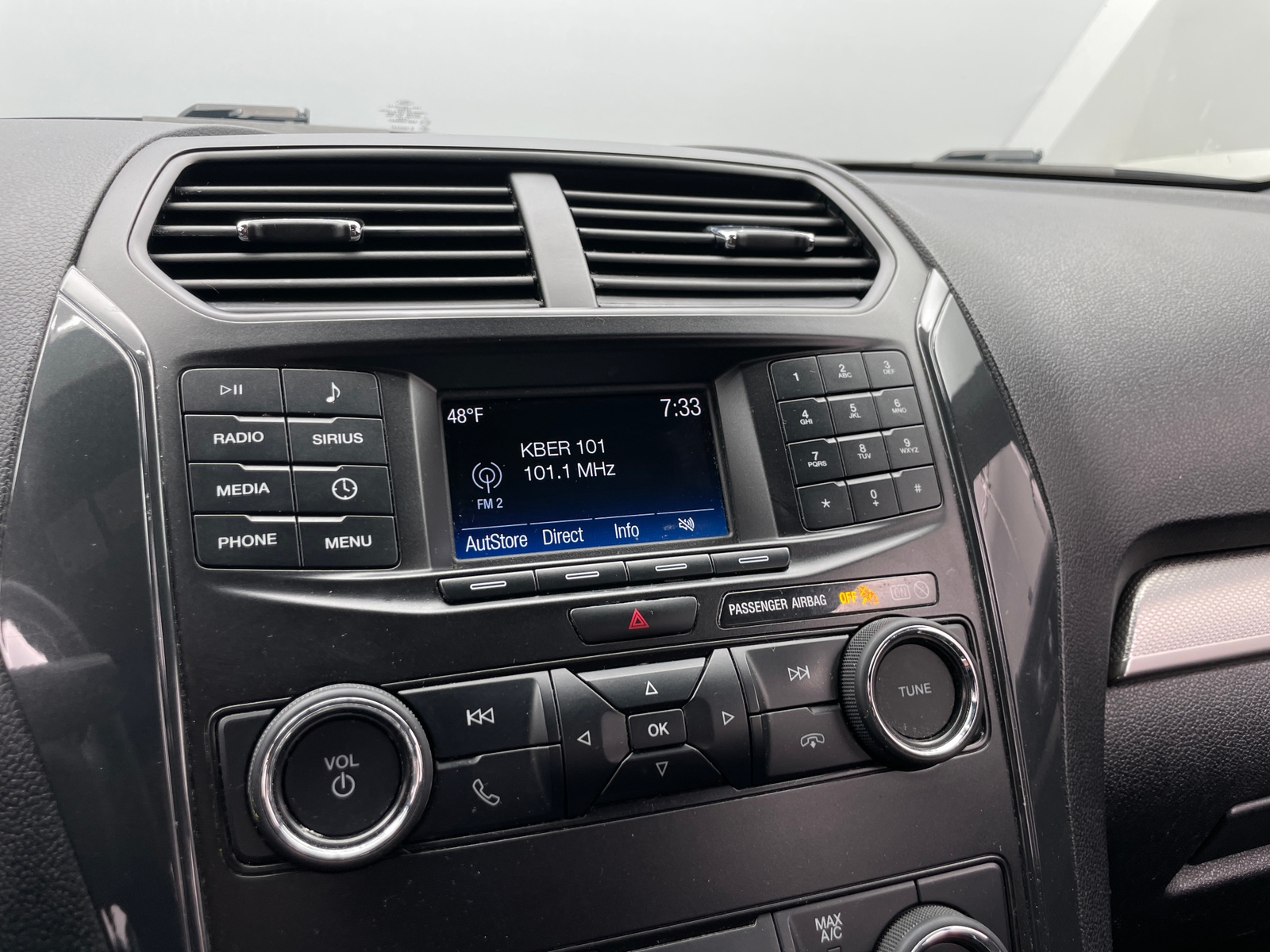 Thumbnail: 2019 Ford Explorer - 4