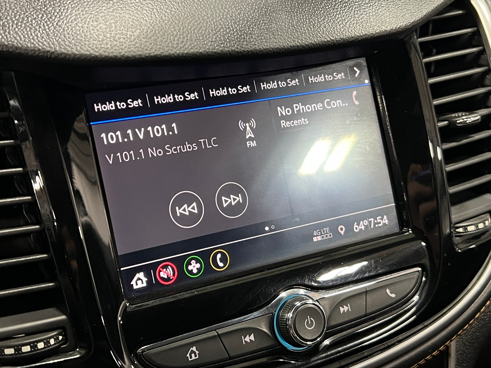 Thumbnail: 2021 Chevrolet Trax - 4