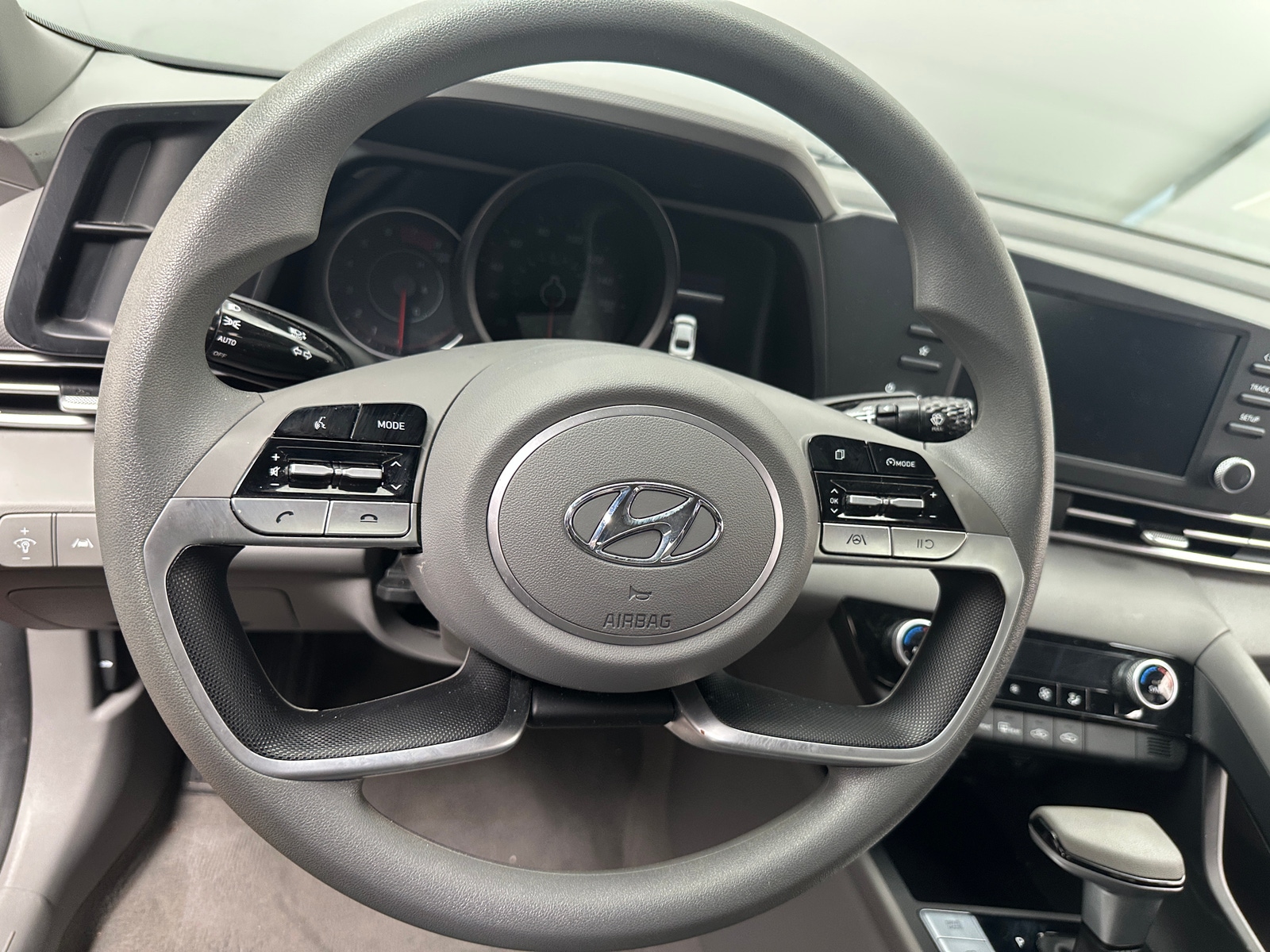 Thumbnail: 2022 Hyundai Elantra - 5